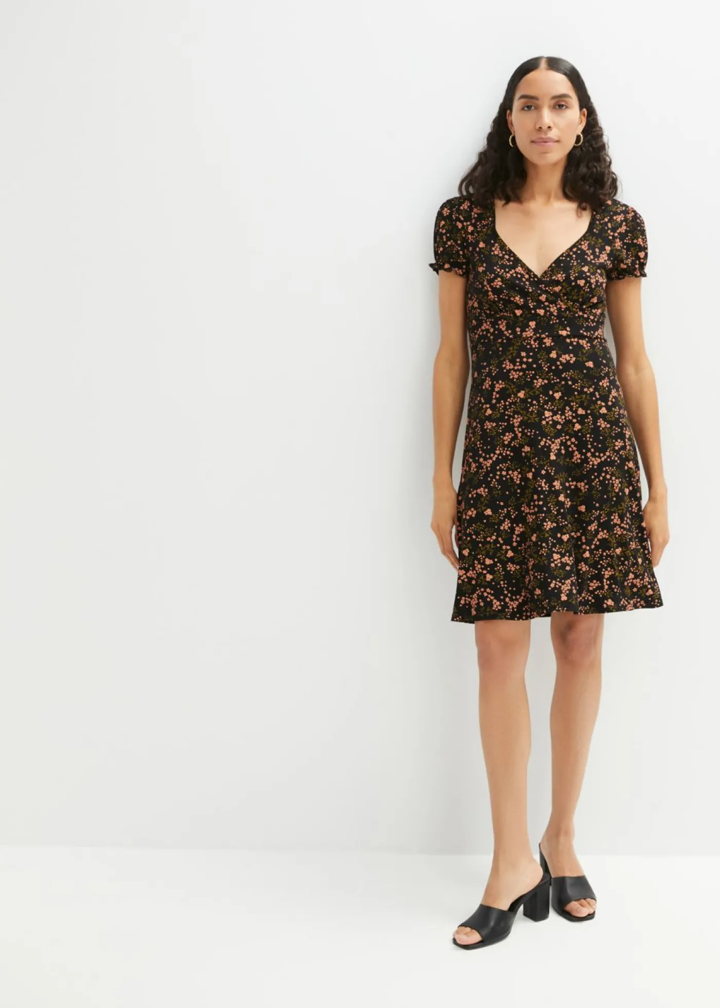 bonprix bonprix Vestido de punto de mezcla de viscosa Negro de flores Best