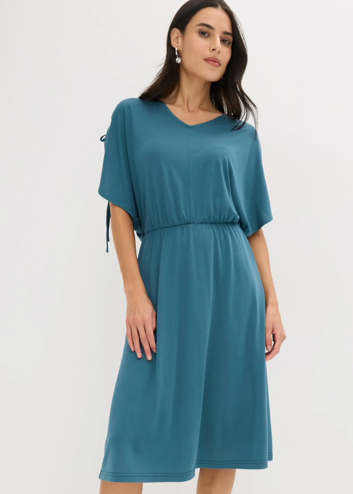 bonprix bonprix Vestido de punto de mezcla de modal suave verde pimiento Hot