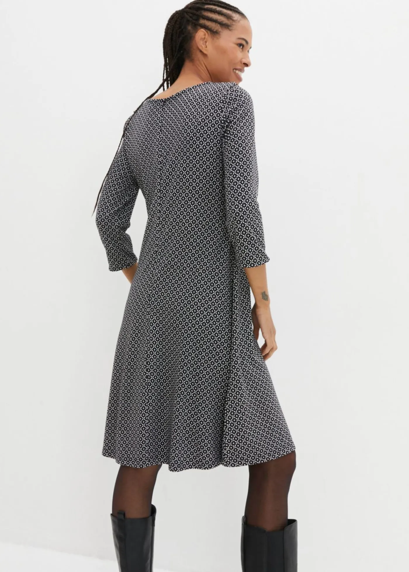 bonprix bonprix Vestido de Punto di Roma en mezcla de viscosa con estampado jacquard Negro-blanco lana Best