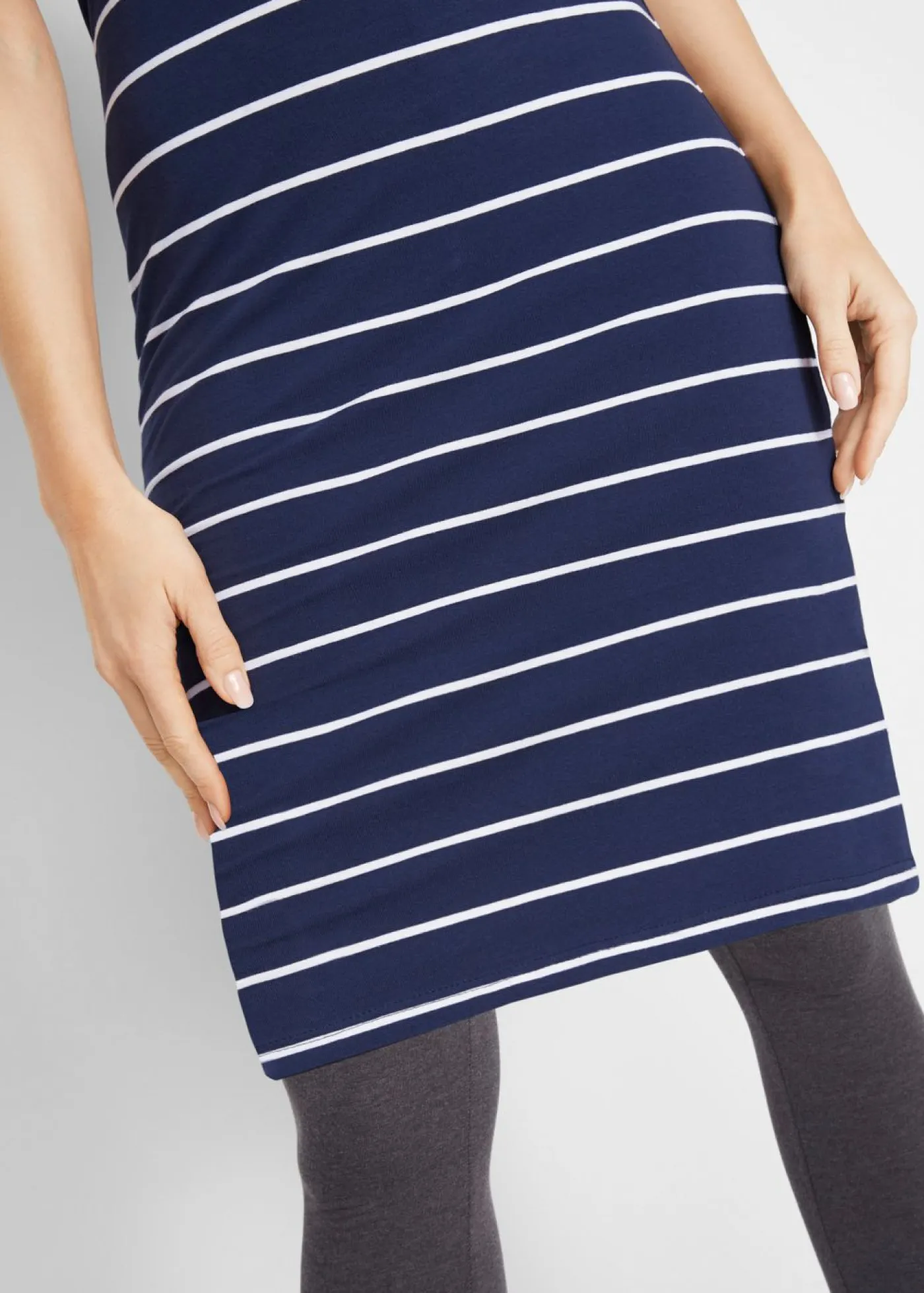 bonprix bonprix Vestido de punto elástico de manga corta azul marino-blanco con rayas Clearance