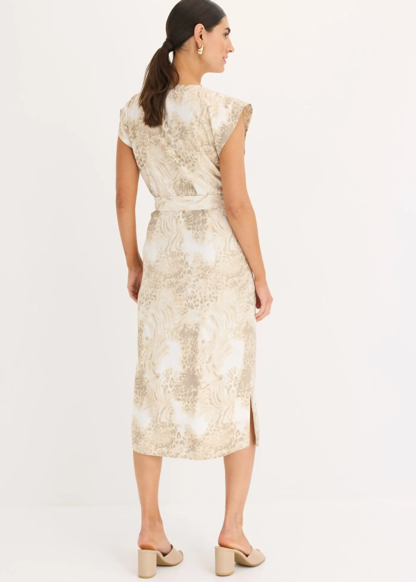 bonprix bonprix Vestido de viscosa con cordón (2 piezas) estampado leo beige Outlet