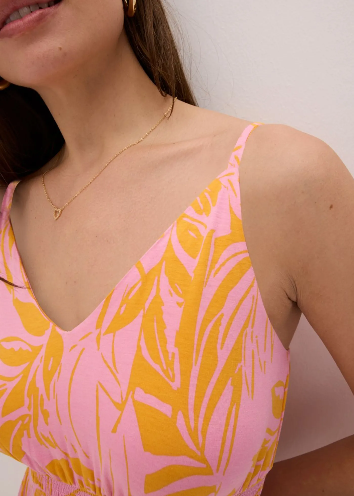 bonprix bonprix Vestido estampado de tirantes de mezcla de viscosa suave naranja-rosa caliente Online