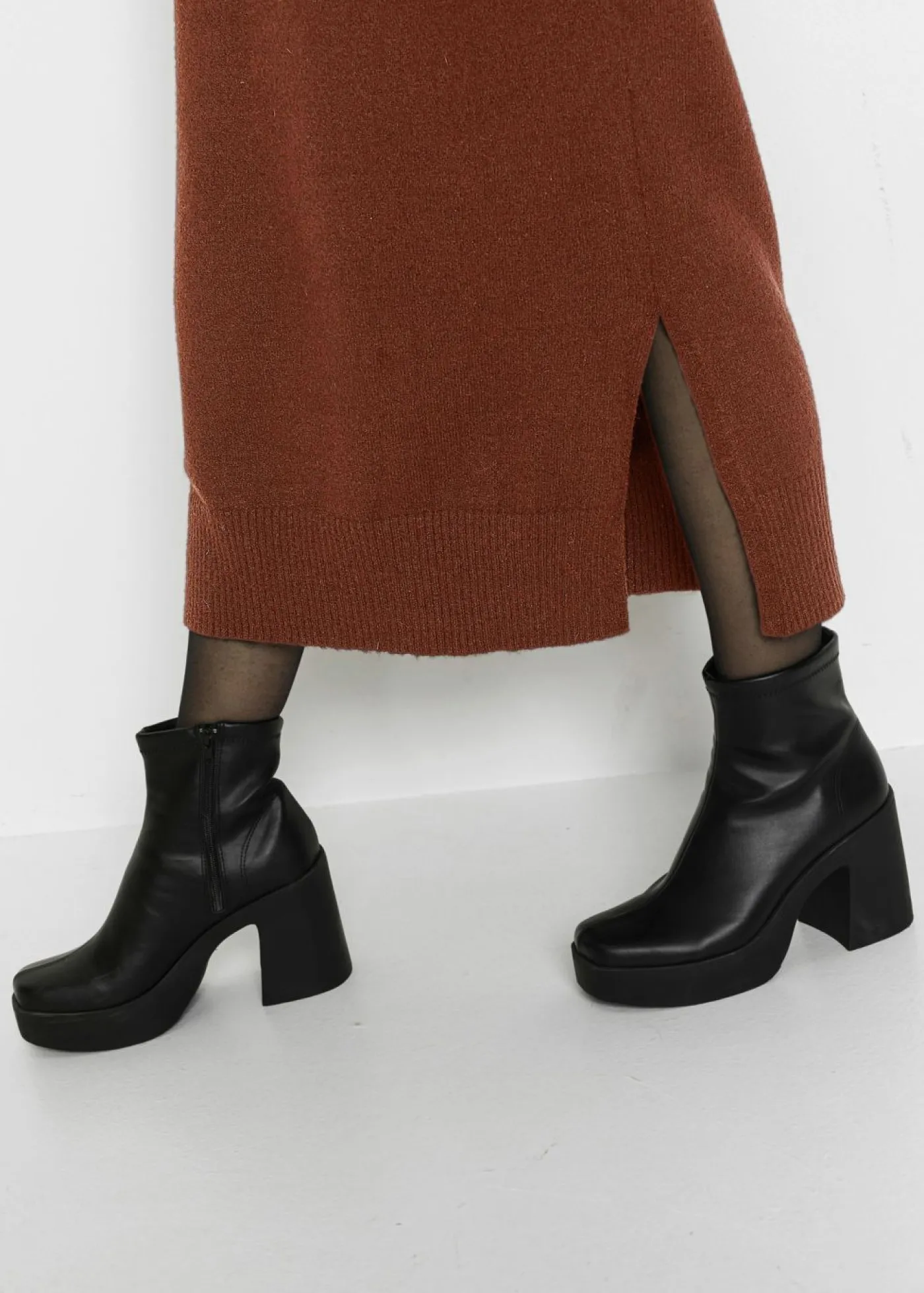 bonprix bonprix Vestido holgado de punto con largo midi Marrón caoba jaspeado Sale