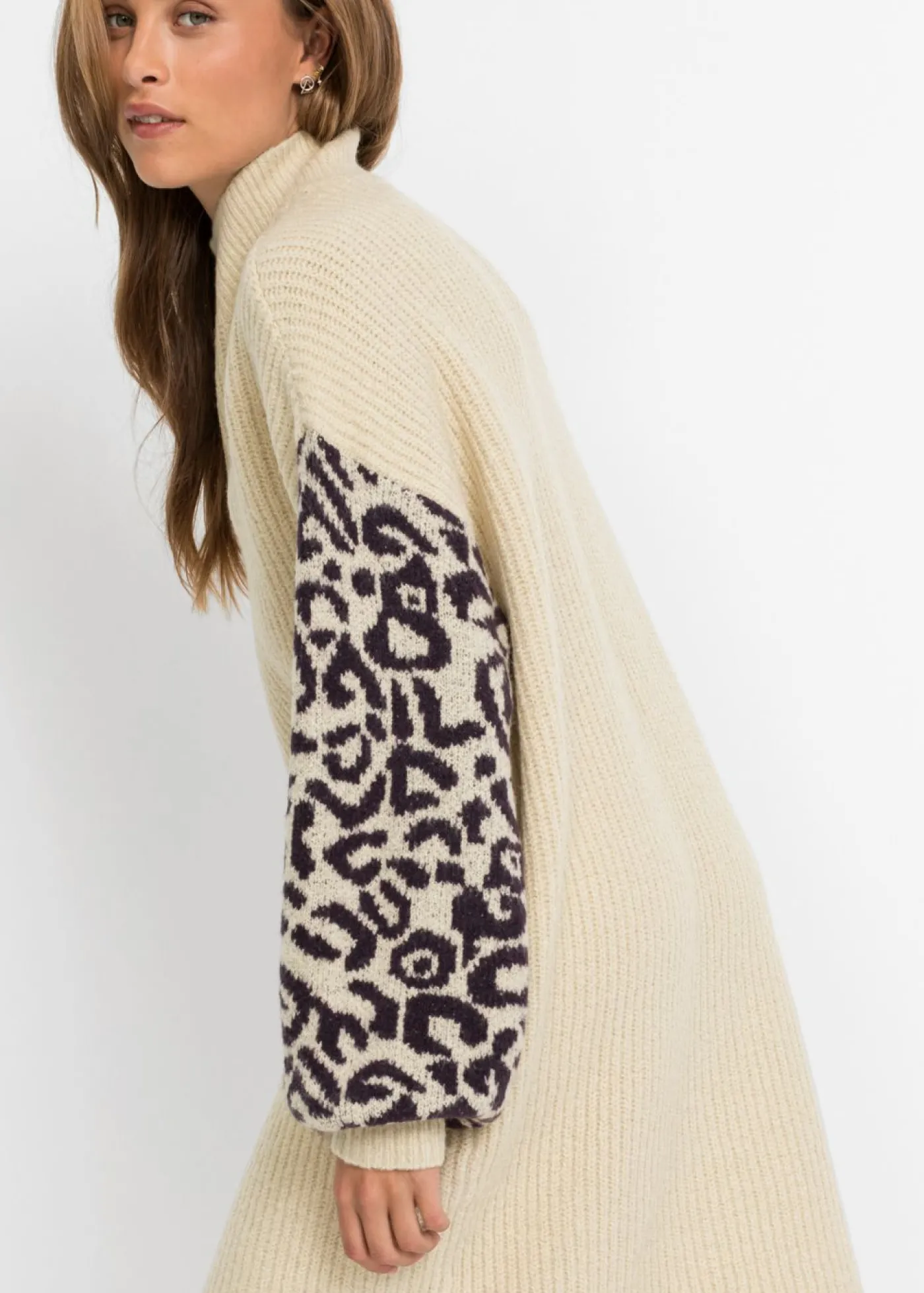 bonprix bonprix Vestido holgado de punto con estampado de leopardo Arena jaspeado-negro con estampado de leopardo Best