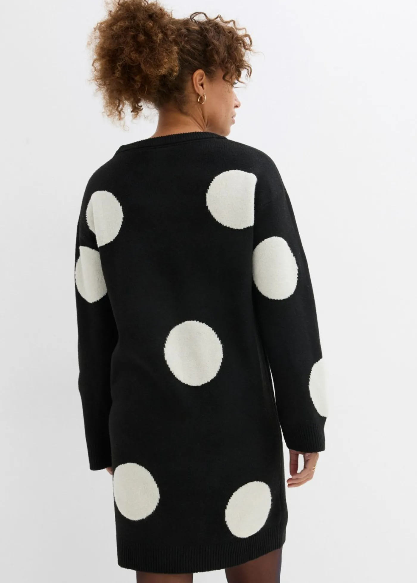 bonprix bonprix Vestido holgado de punto con lunares Negro/crudo de lunares New