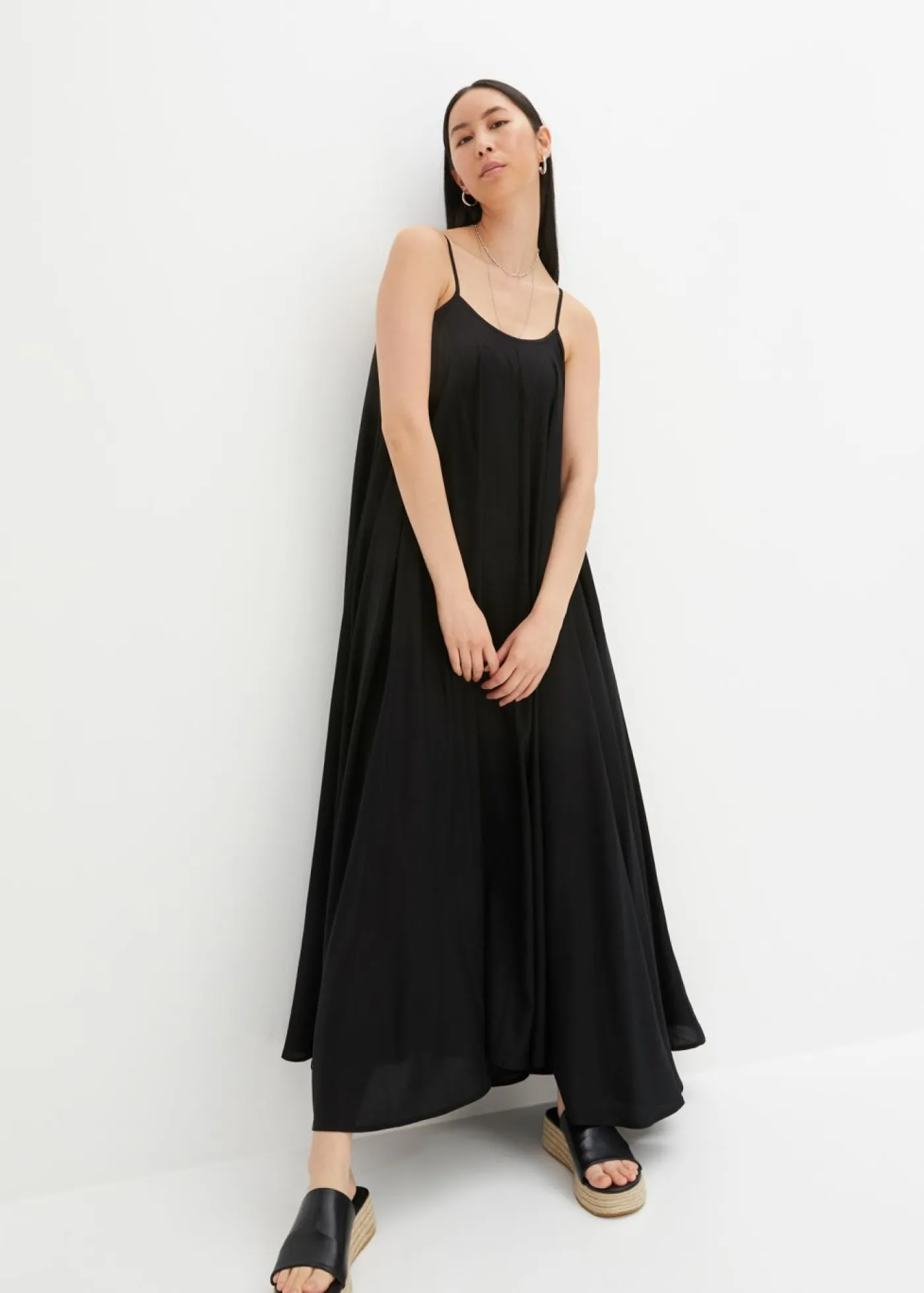 bonprix bonprix Vestido largo ancho Negro Hot