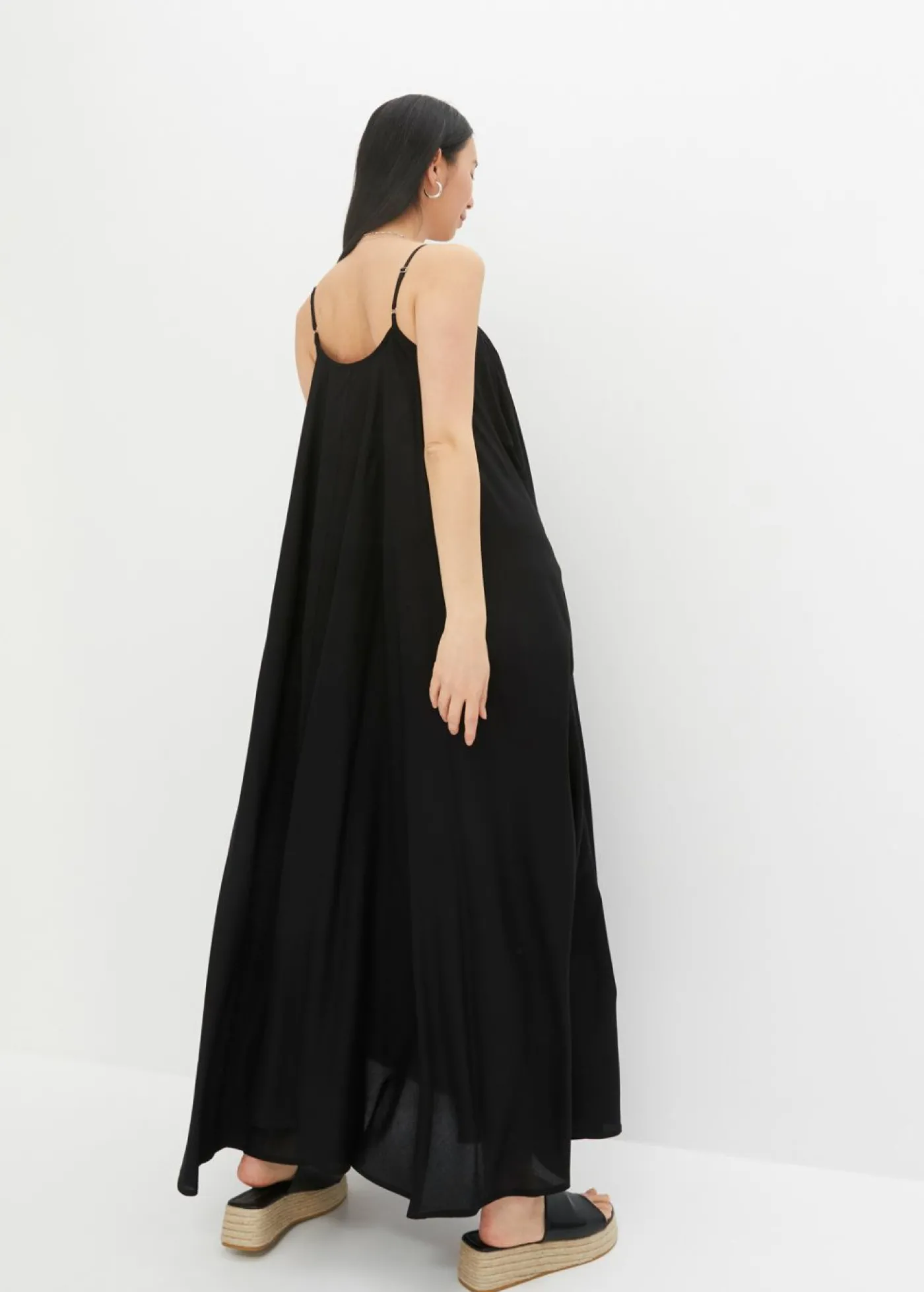 bonprix bonprix Vestido largo ancho Negro Hot