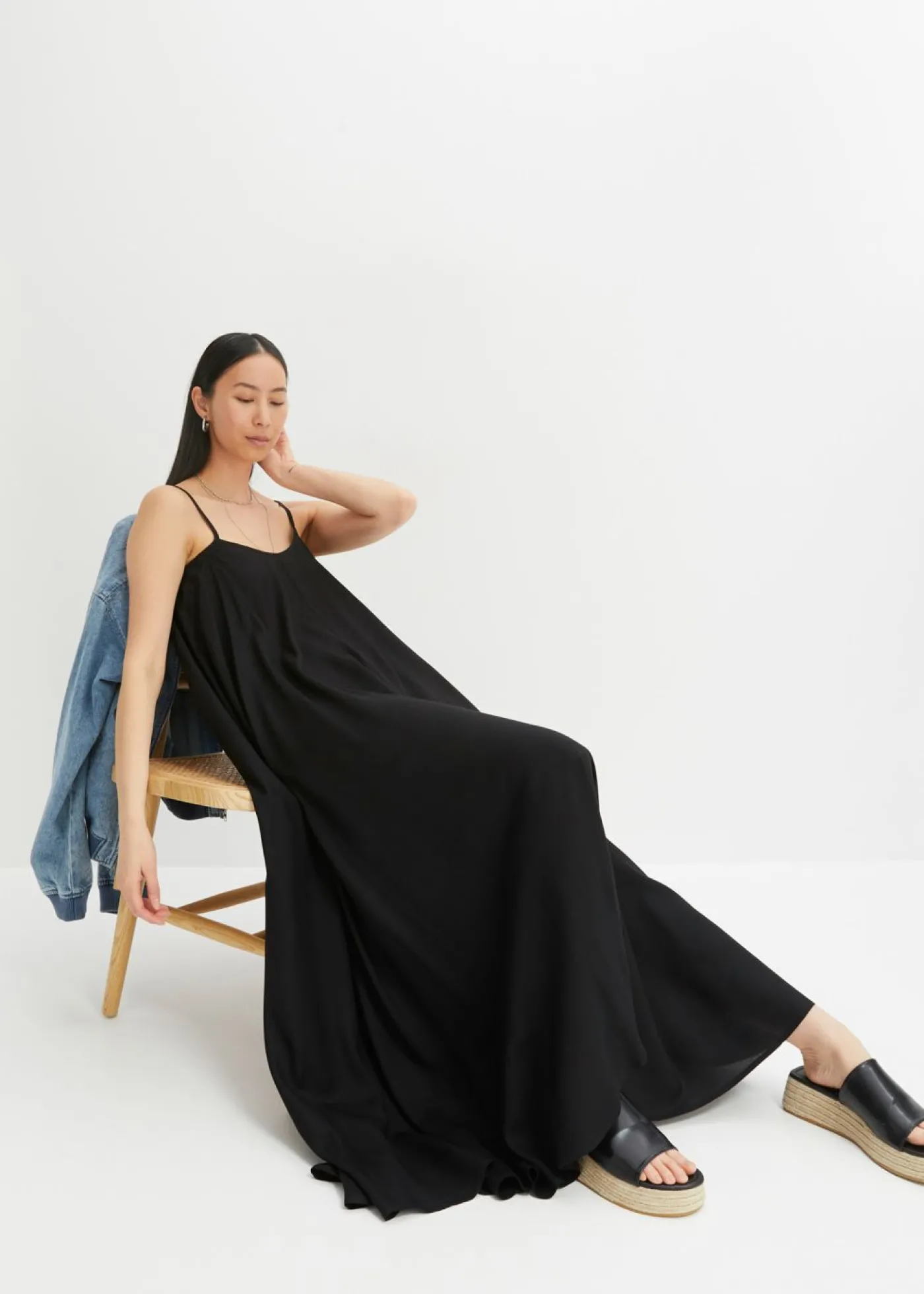 bonprix bonprix Vestido largo ancho Negro Hot