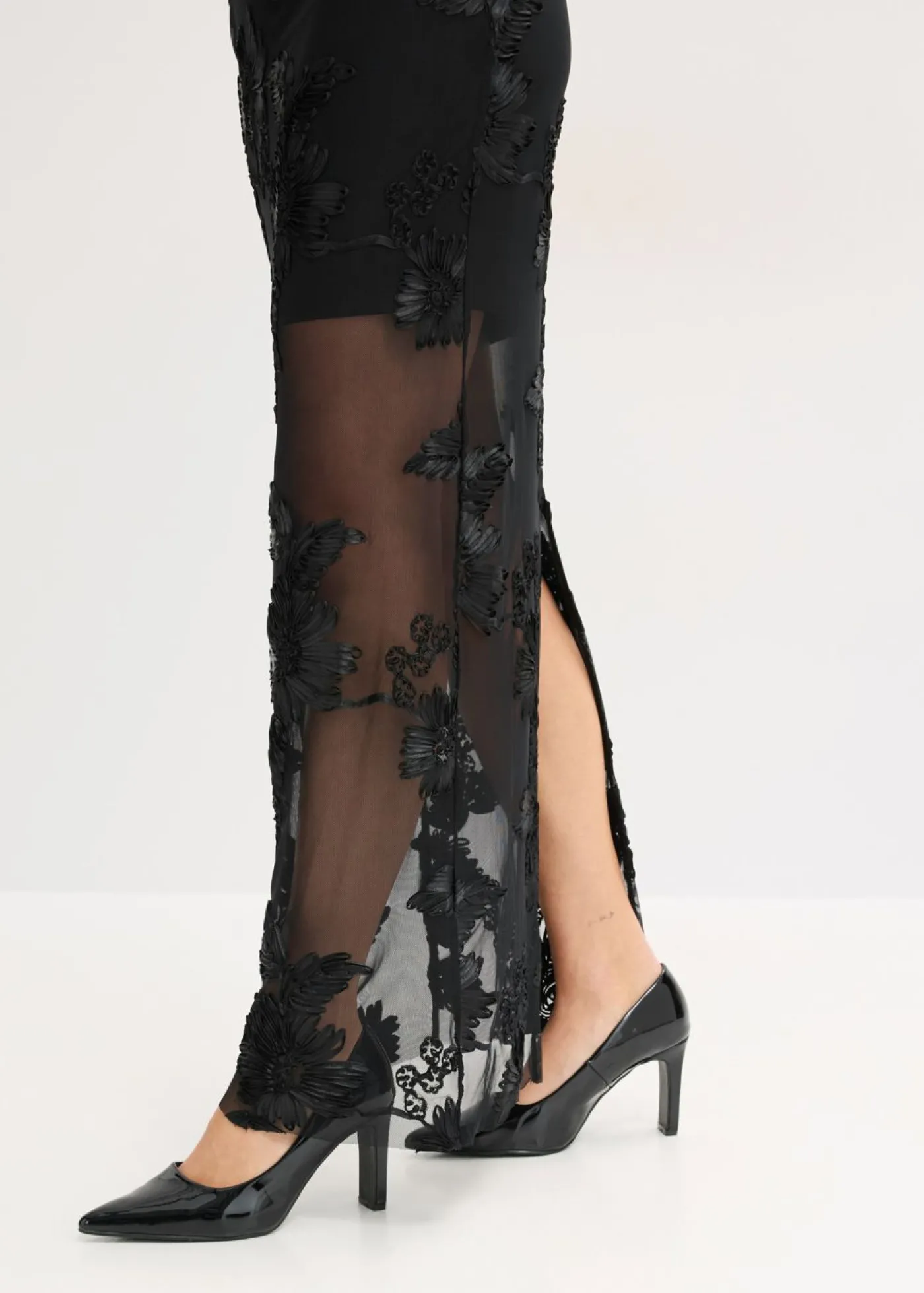 bonprix bonprix Vestido largo con bordado floral Negro Clearance