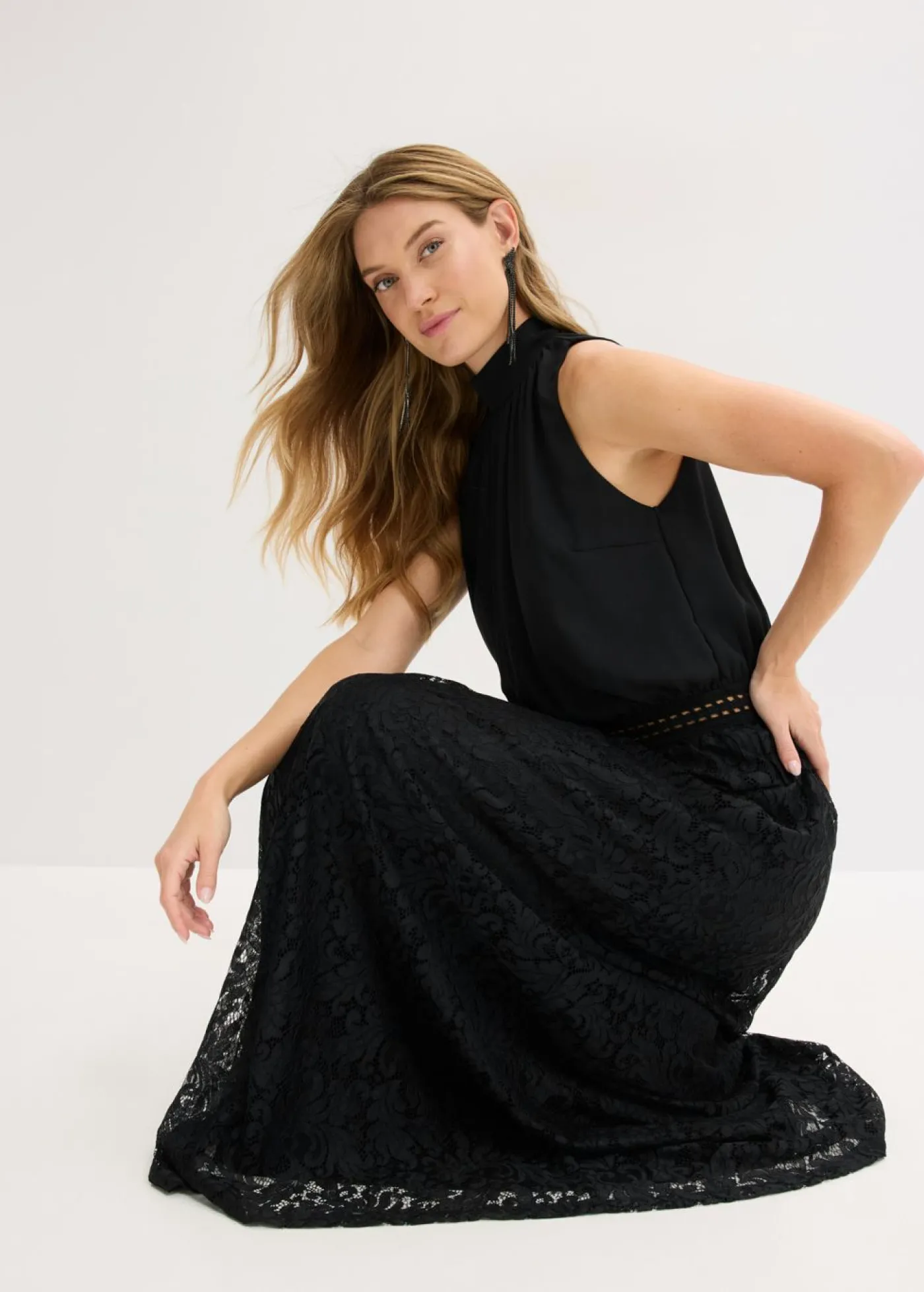bonprix bonprix Vestido largo con falda de encaje Negro New