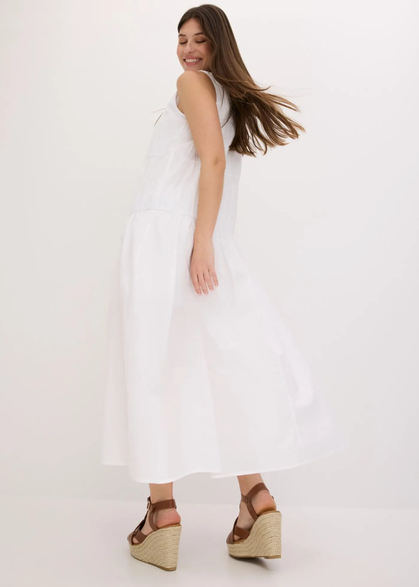 bonprix bonprix Vestido largo de algodón con fruncidos Blanco Online