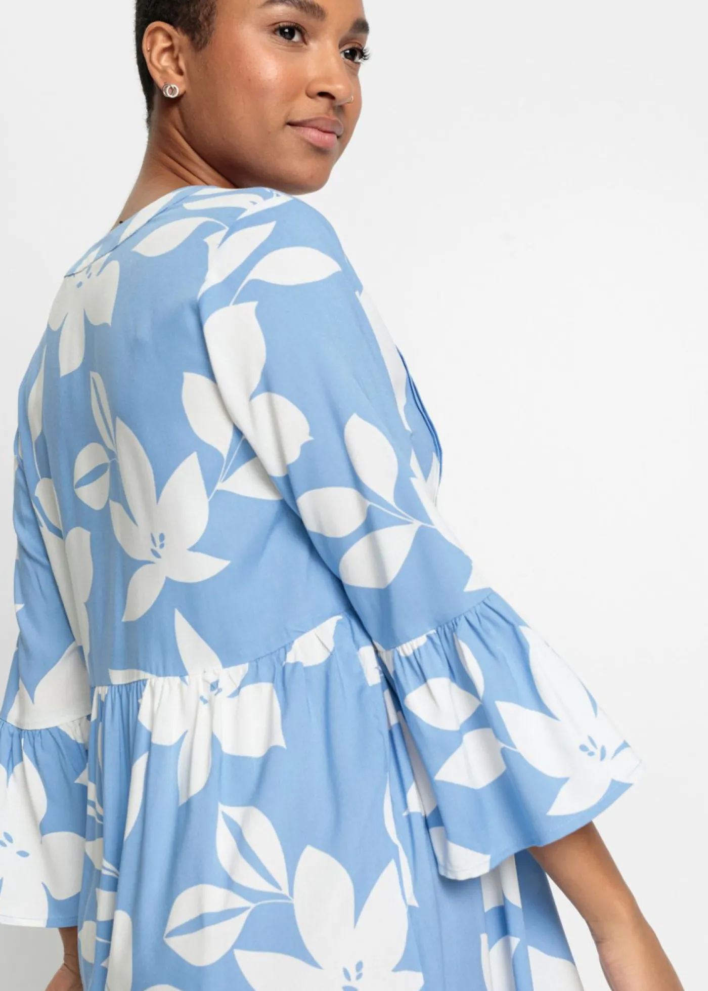 bonprix bonprix Vestido largo de viscosa fluida azul provenzal/blanco con flores Best