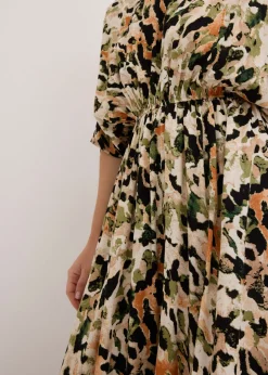 bonprix bonprix Vestido largo de viscosa fluida con lentejuelas estampado leo arena-negro-caqui New