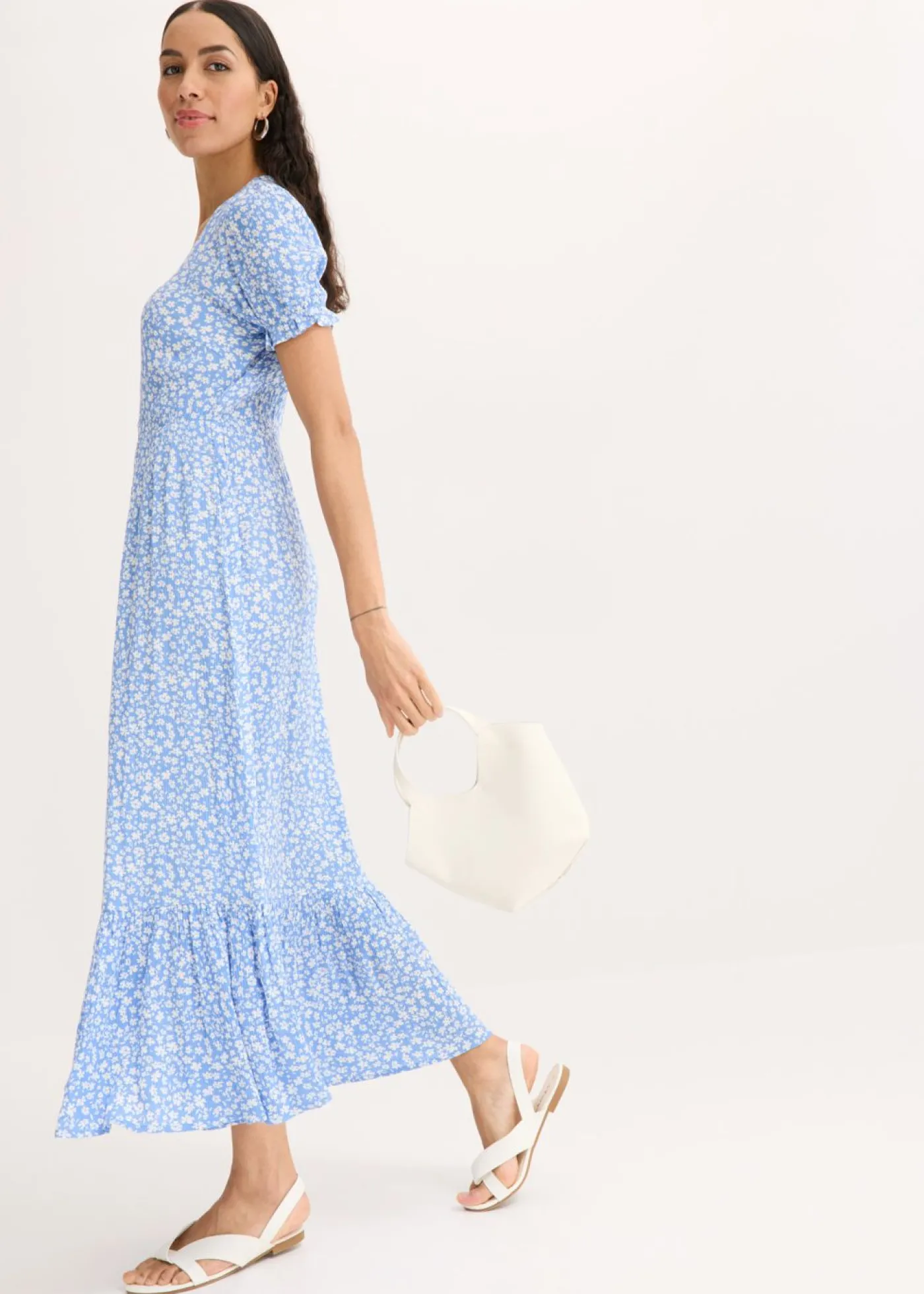 bonprix bonprix Vestido largo estampado azul-blanco con flores Hot