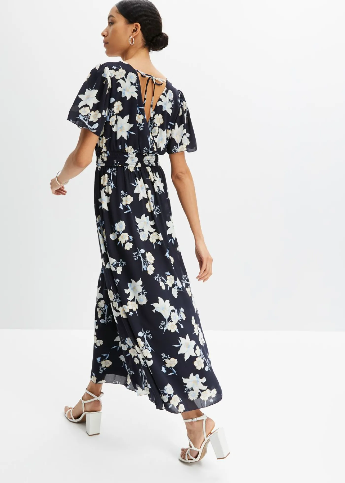 bonprix bonprix Vestido maxi con estampado de flores Azul marino con flores lilas Discount