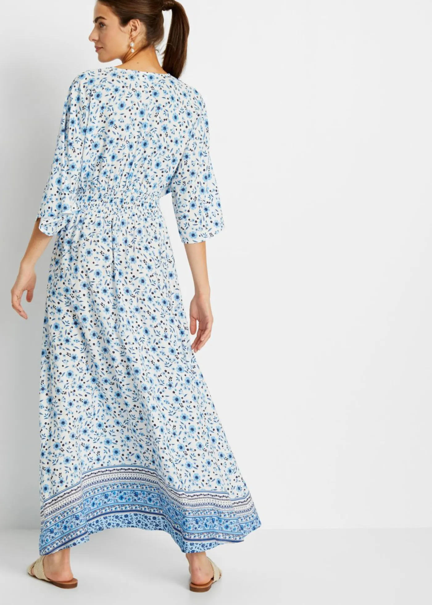 bonprix bonprix Vestido maxi de viscosa pura Azul con flores Hot