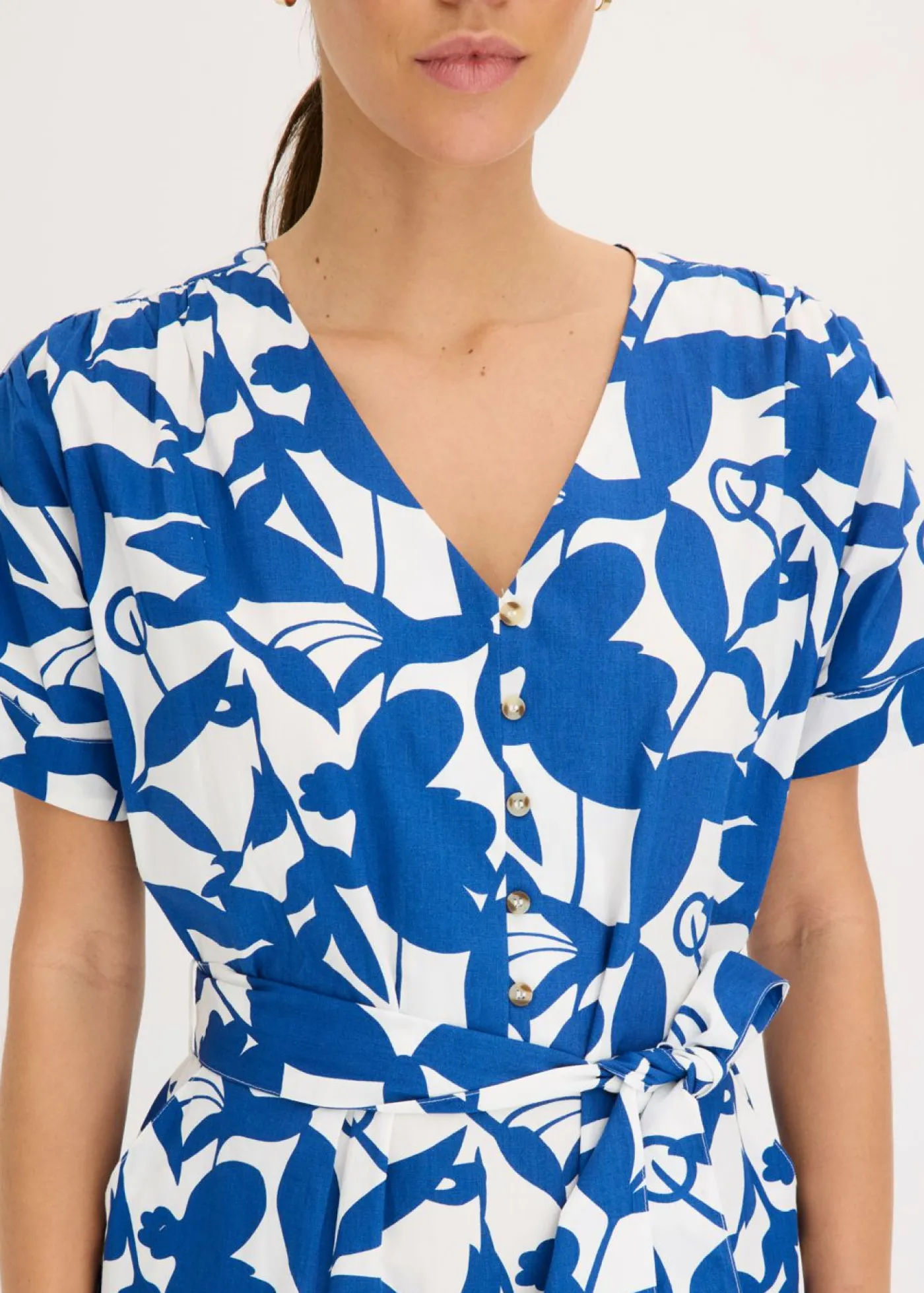 bonprix bonprix Vestido midi Azul ártico/blanco lana de flores New