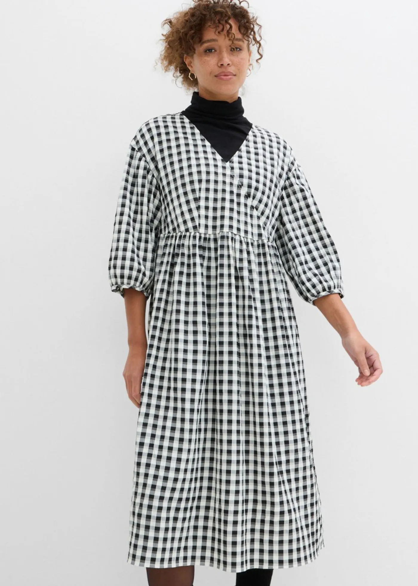 bonprix bonprix Vestido midi con corte holgado Negro-blanco a cuadros Sale