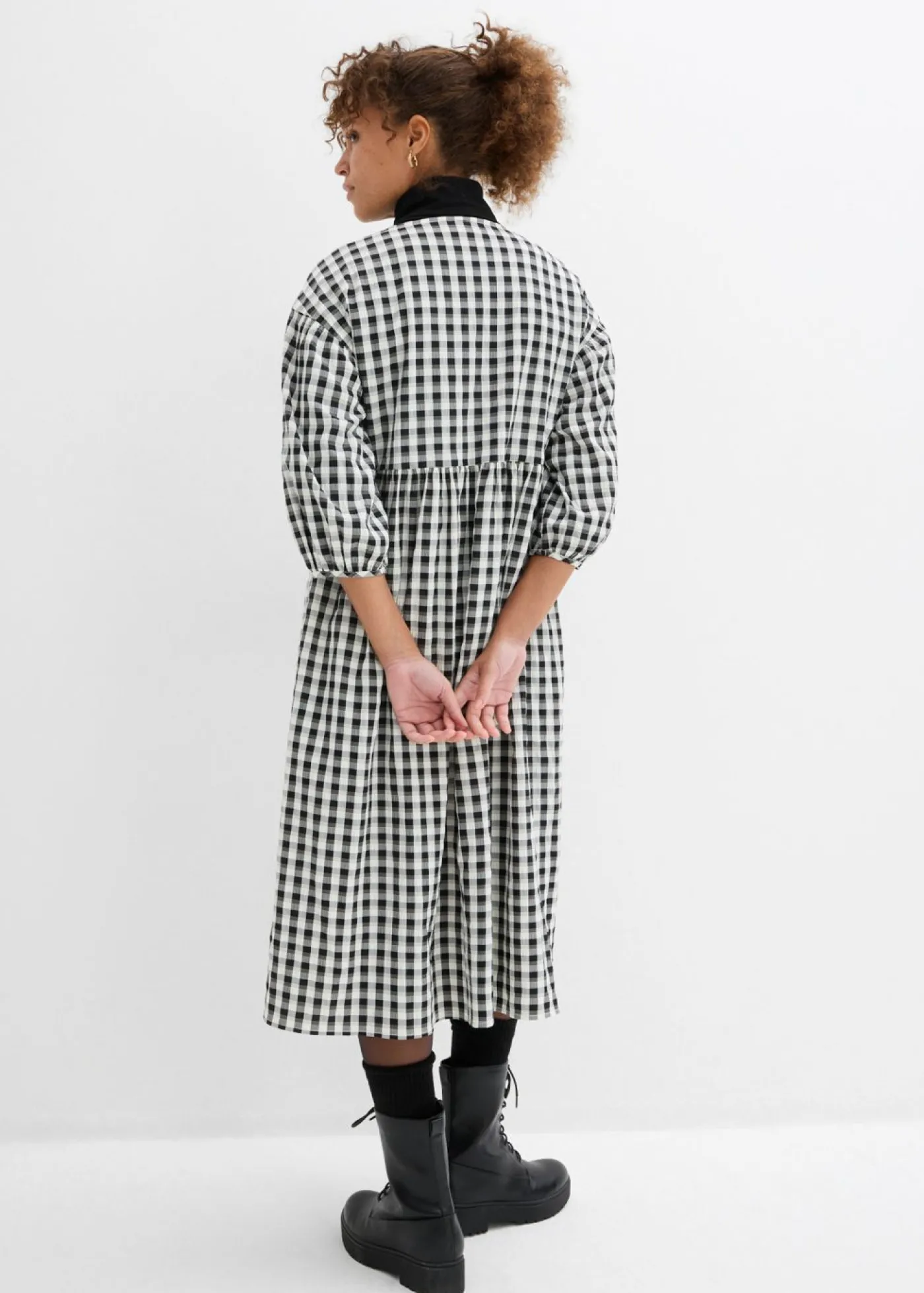 bonprix bonprix Vestido midi con corte holgado Negro-blanco a cuadros Sale