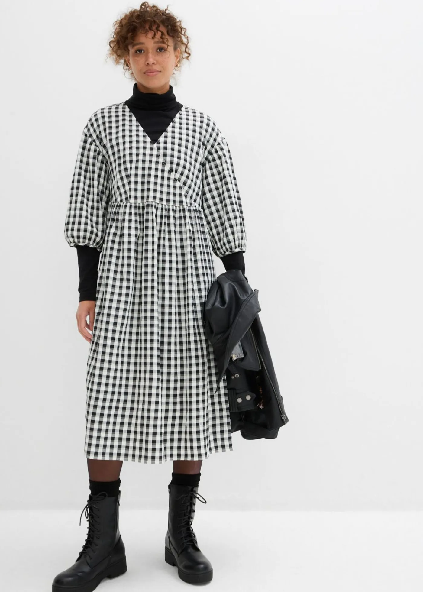 bonprix bonprix Vestido midi con corte holgado Negro-blanco a cuadros Sale