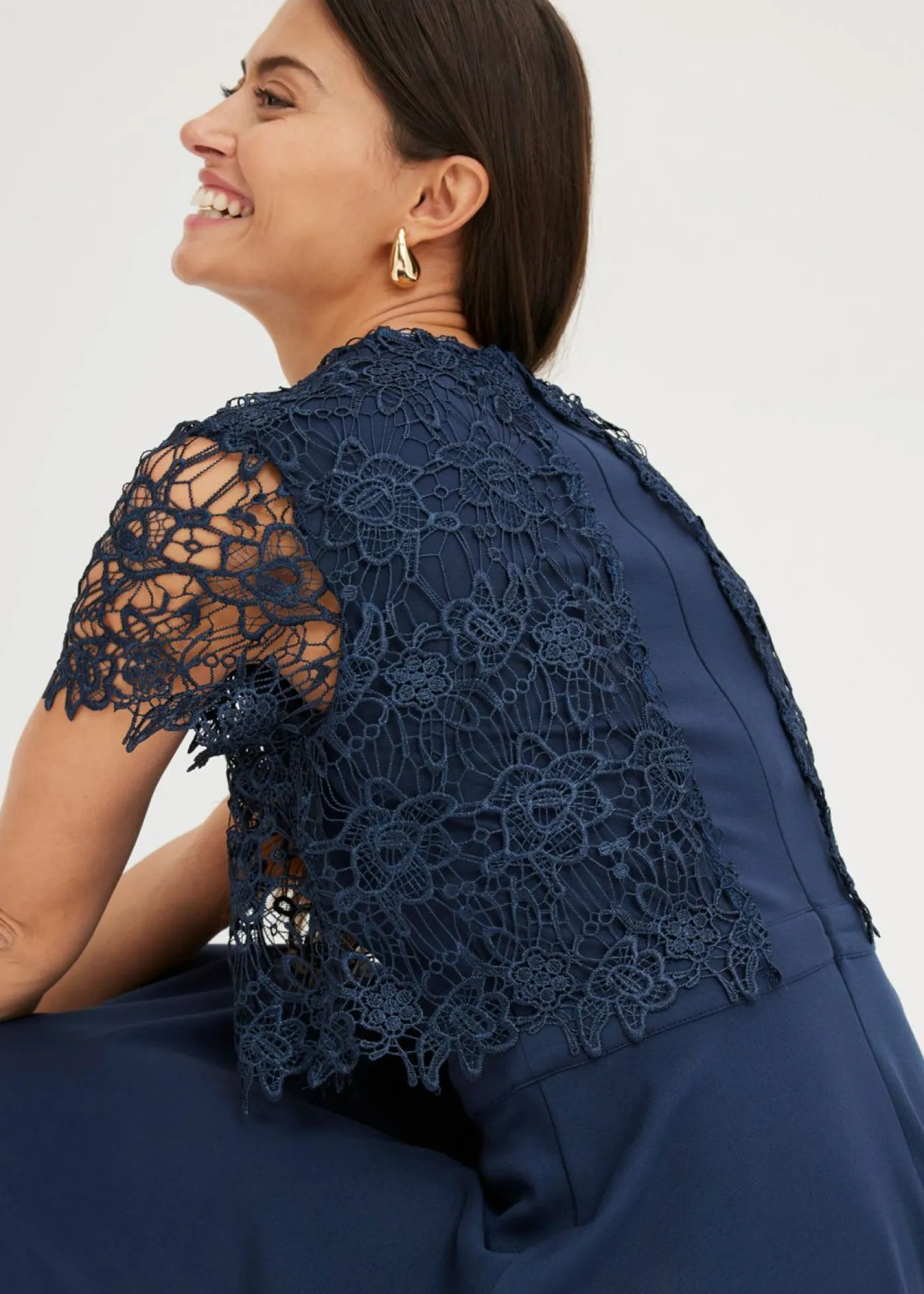 bonprix bonprix Vestido midi con encaje Azul marino Outlet