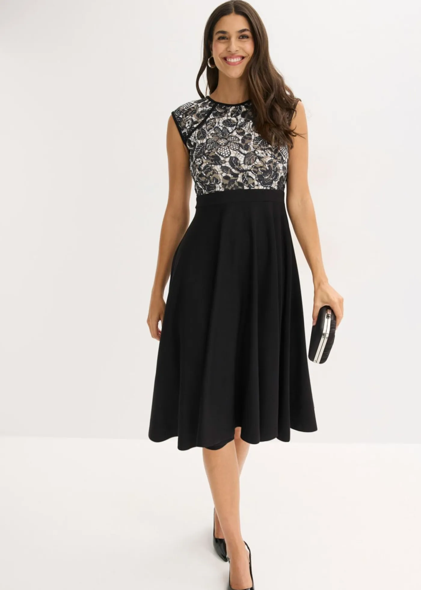 bonprix bonprix Vestido midi con encaje Negro Sale