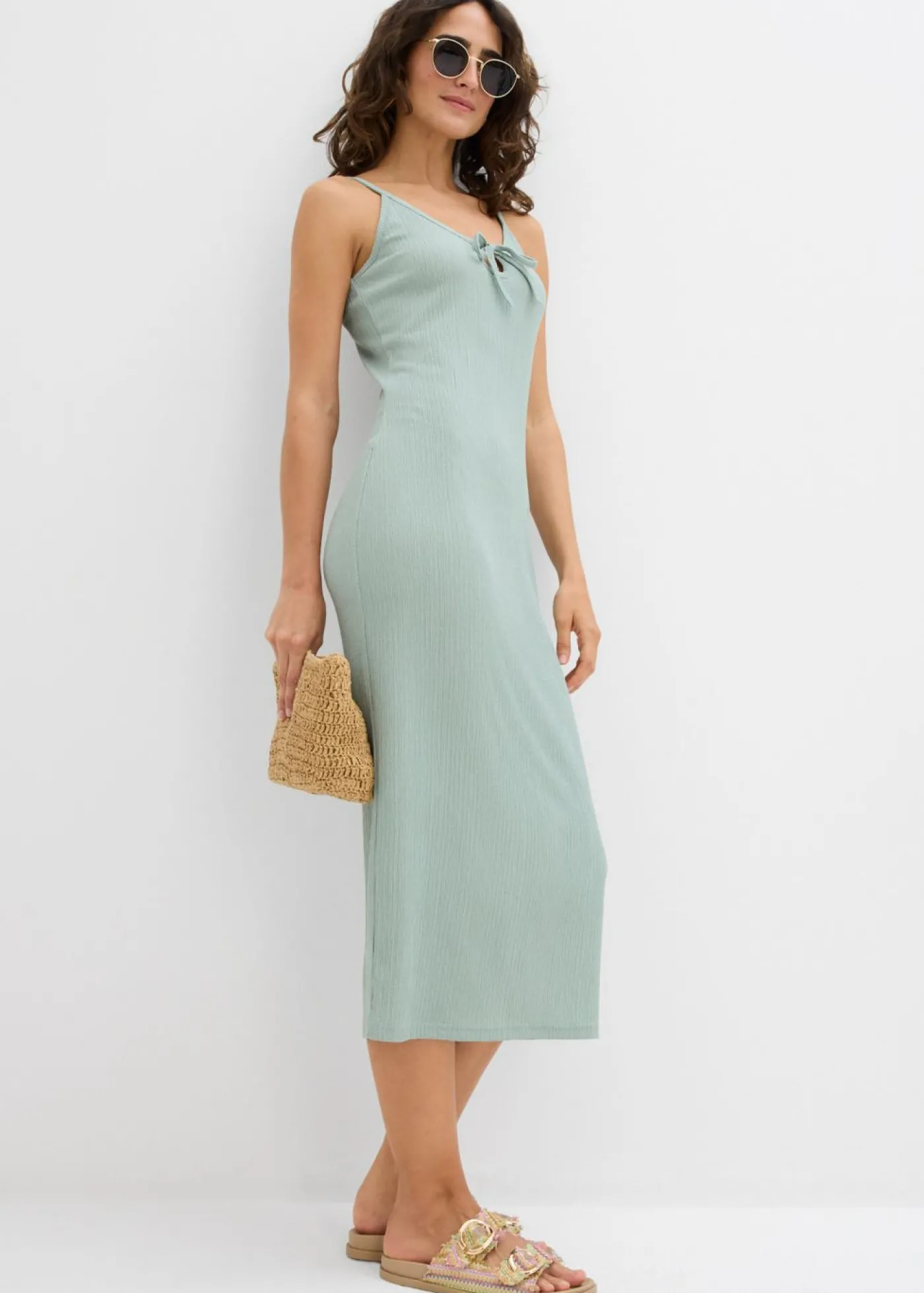 bonprix bonprix Vestido midi de crepé ligero verde ahumado Outlet