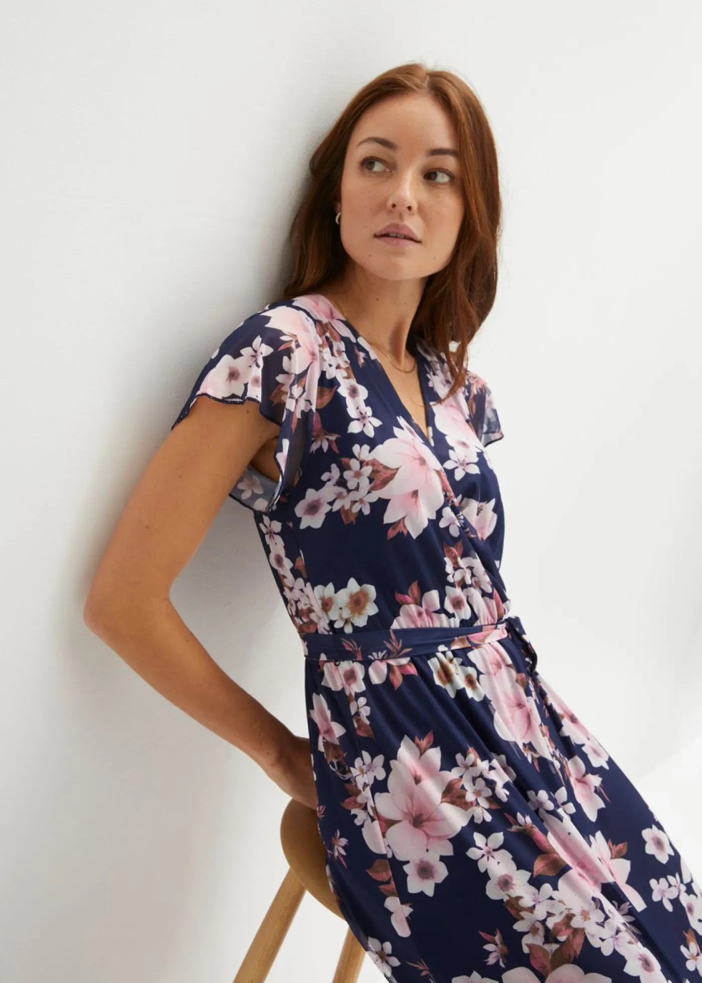 bonprix bonprix Vestido midi de malla estampado azul marino con flores
