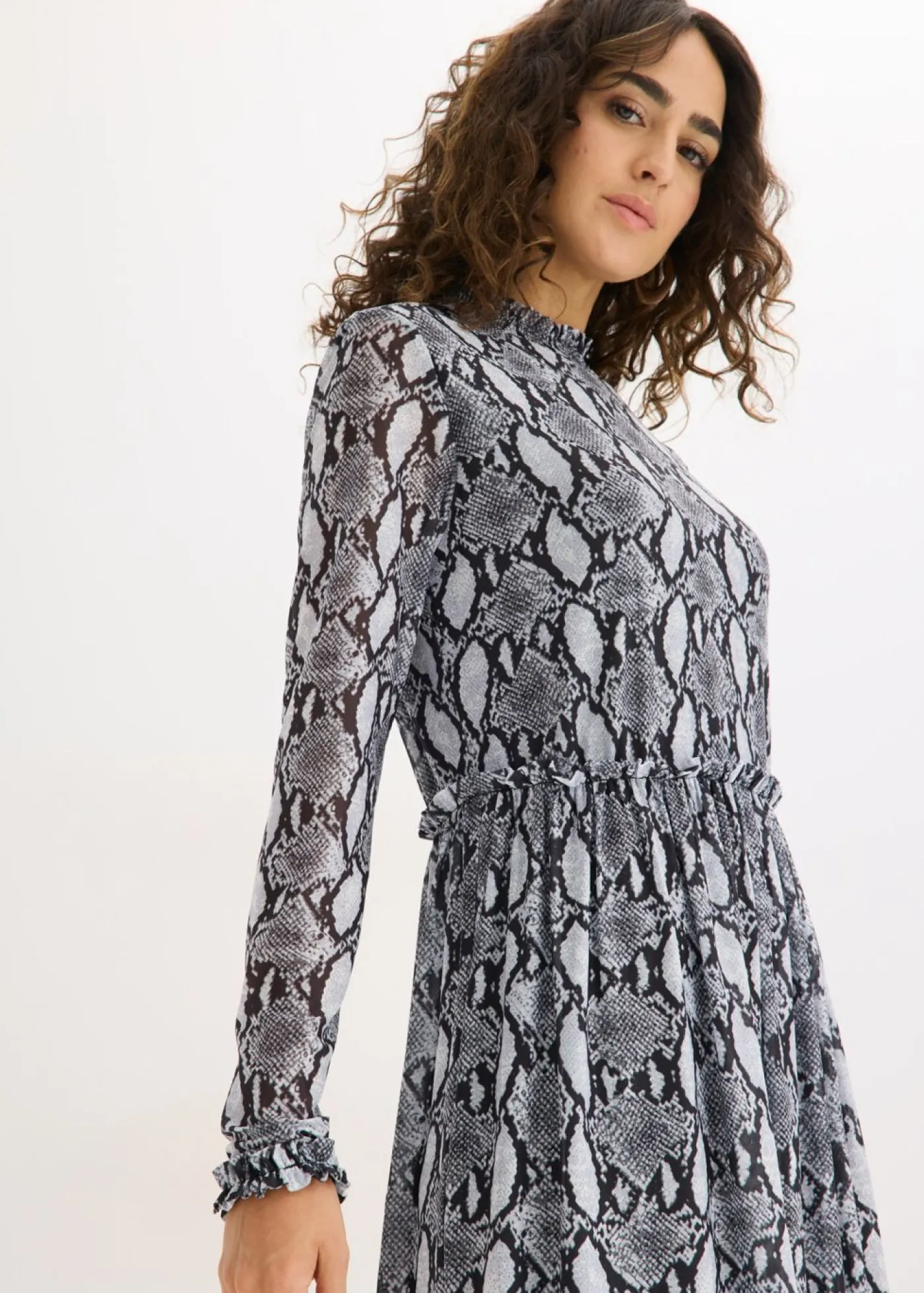 bonprix bonprix Vestido midi de malla suave Negro-blanco con estampado de serpiente Best