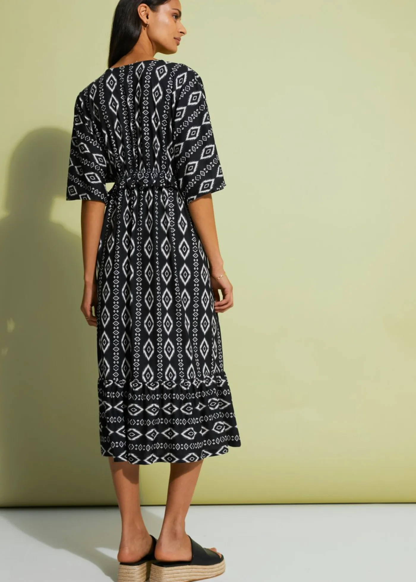 bonprix bonprix Vestido midi de punto Negro Clearance