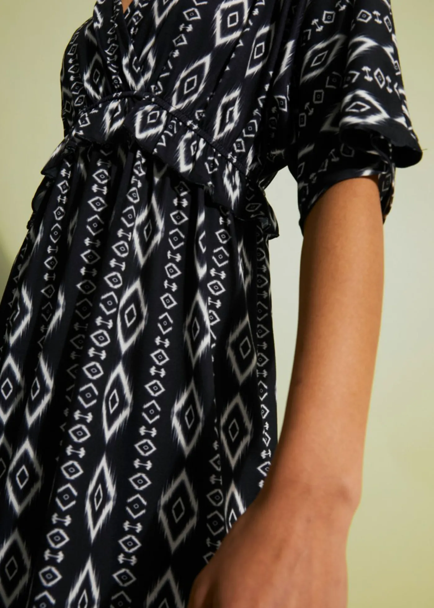 bonprix bonprix Vestido midi de punto Negro Clearance