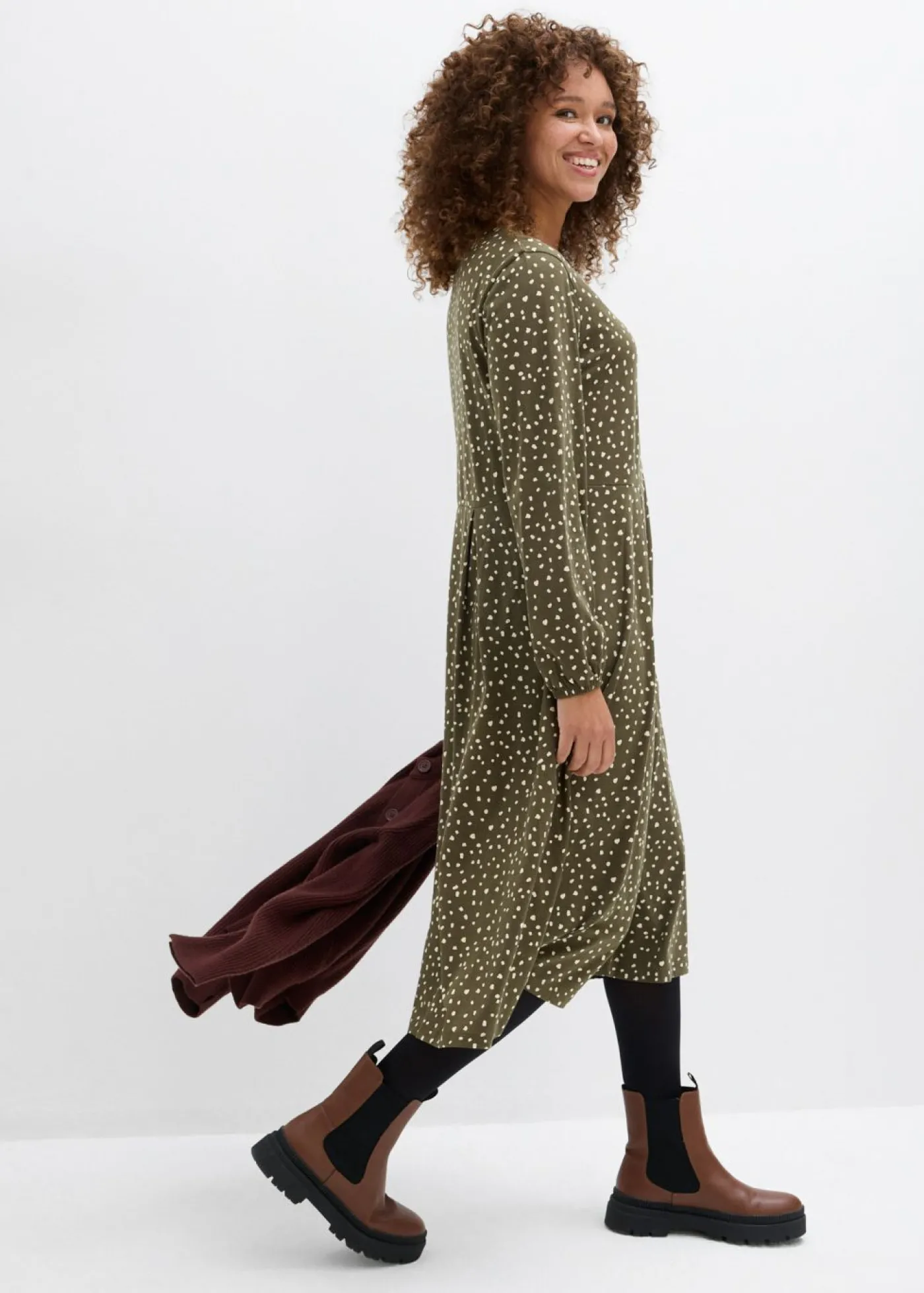 bonprix bonprix Vestido midi de punto de algodón Verde oliva oscuro/arena claro de lunares Hot