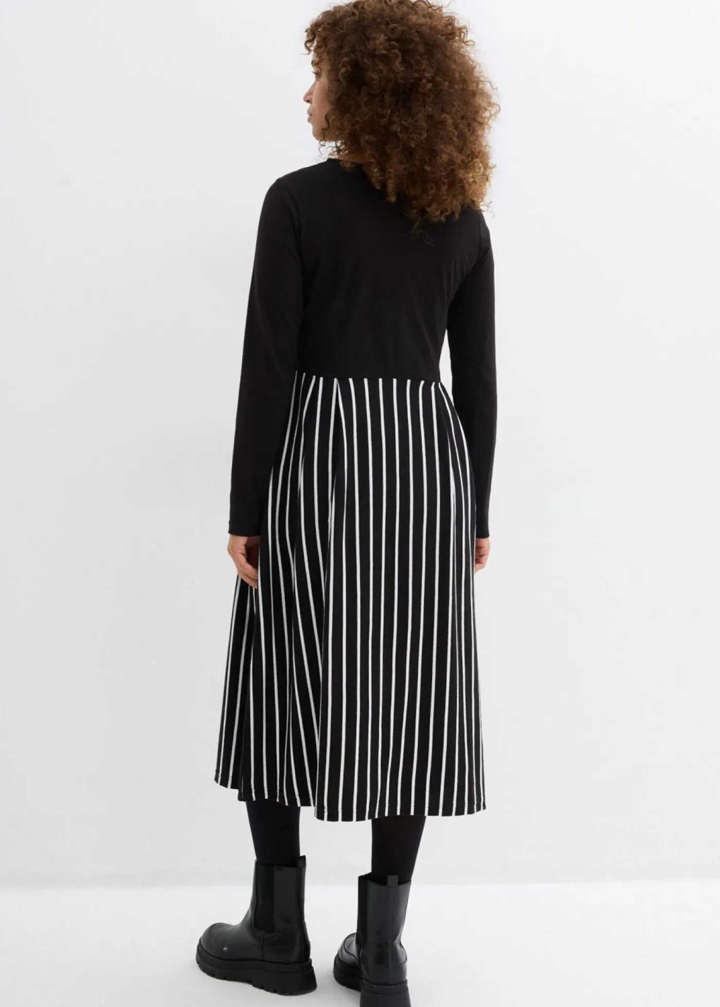 bonprix bonprix Vestido midi de punto de algodón negro-blanco lana con rayas Clearance