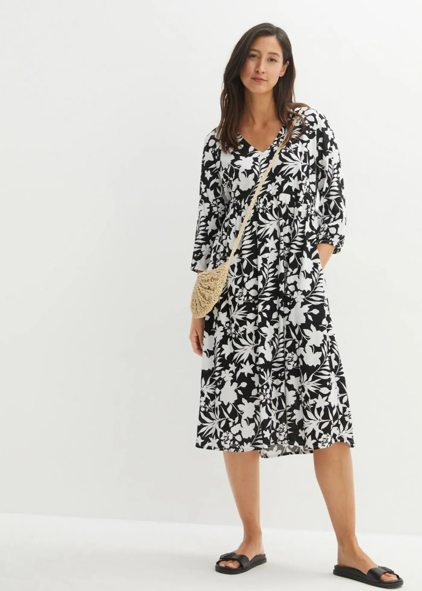 bonprix bonprix Vestido midi de viscosa fluida Negro-blanco