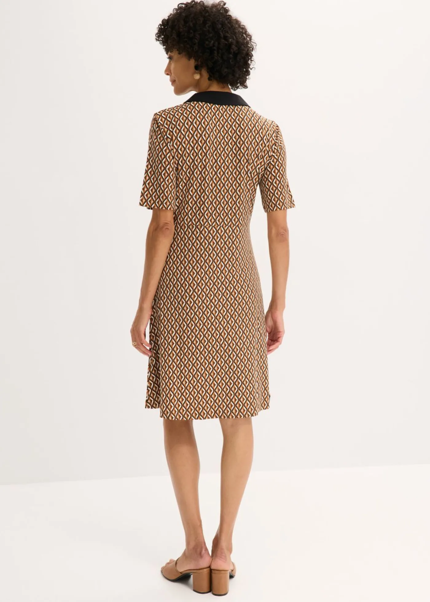 bonprix bonprix Vestido midi tipo polo marrón moka /negro Online