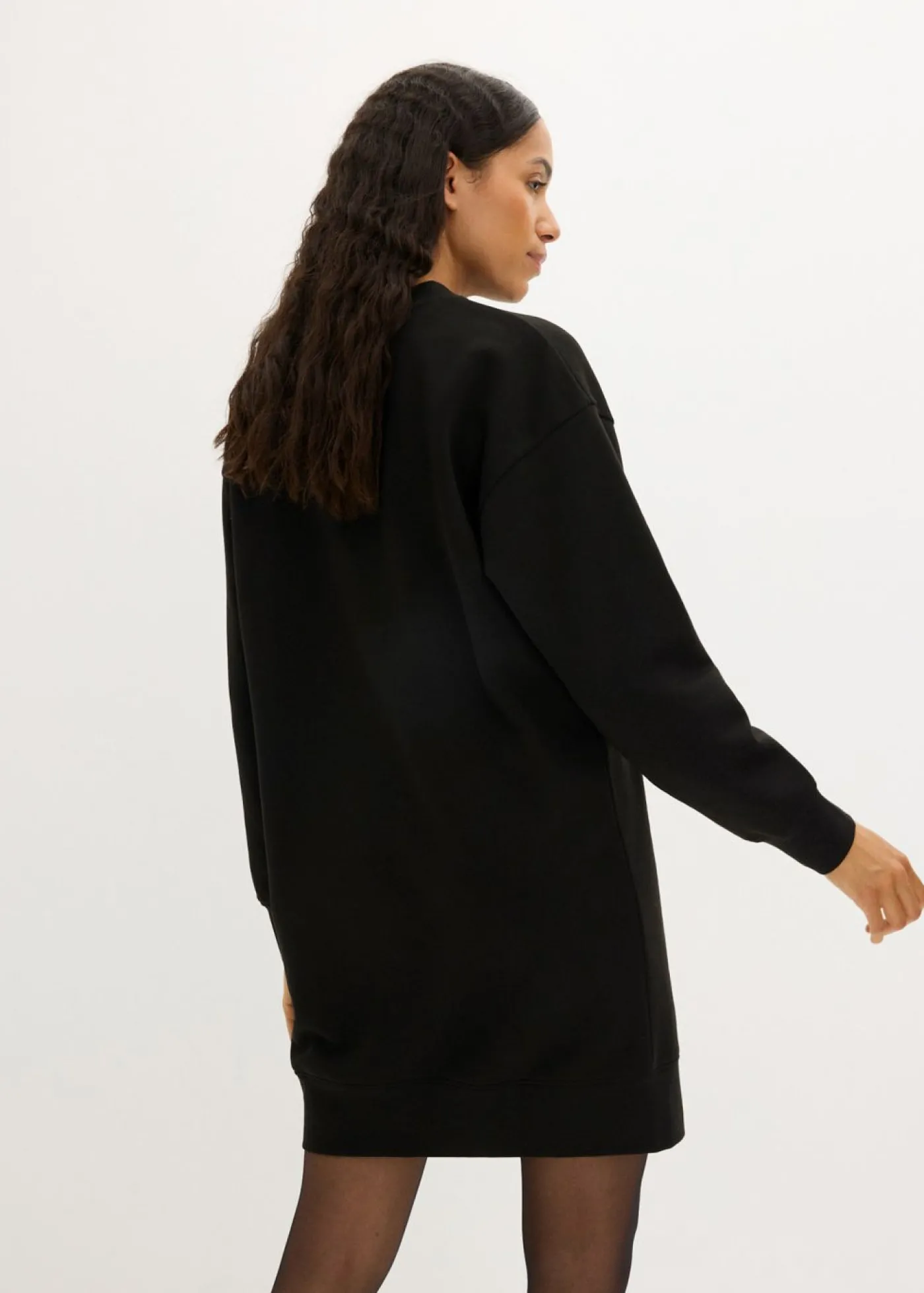bonprix bonprix Vestido oversize tipo sudadera Negro Hot