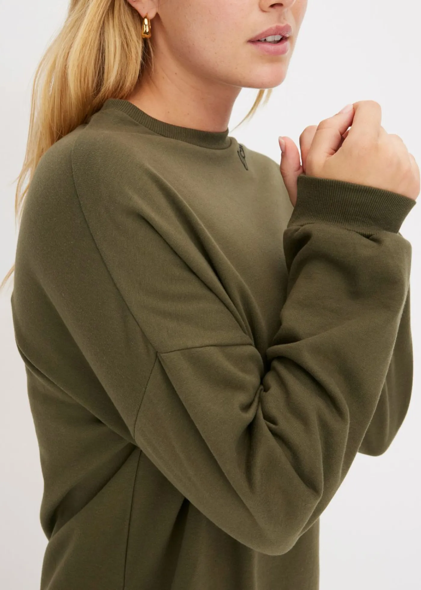 bonprix bonprix Vestido oversize tipo sudadera Verde oliva oscuro Discount