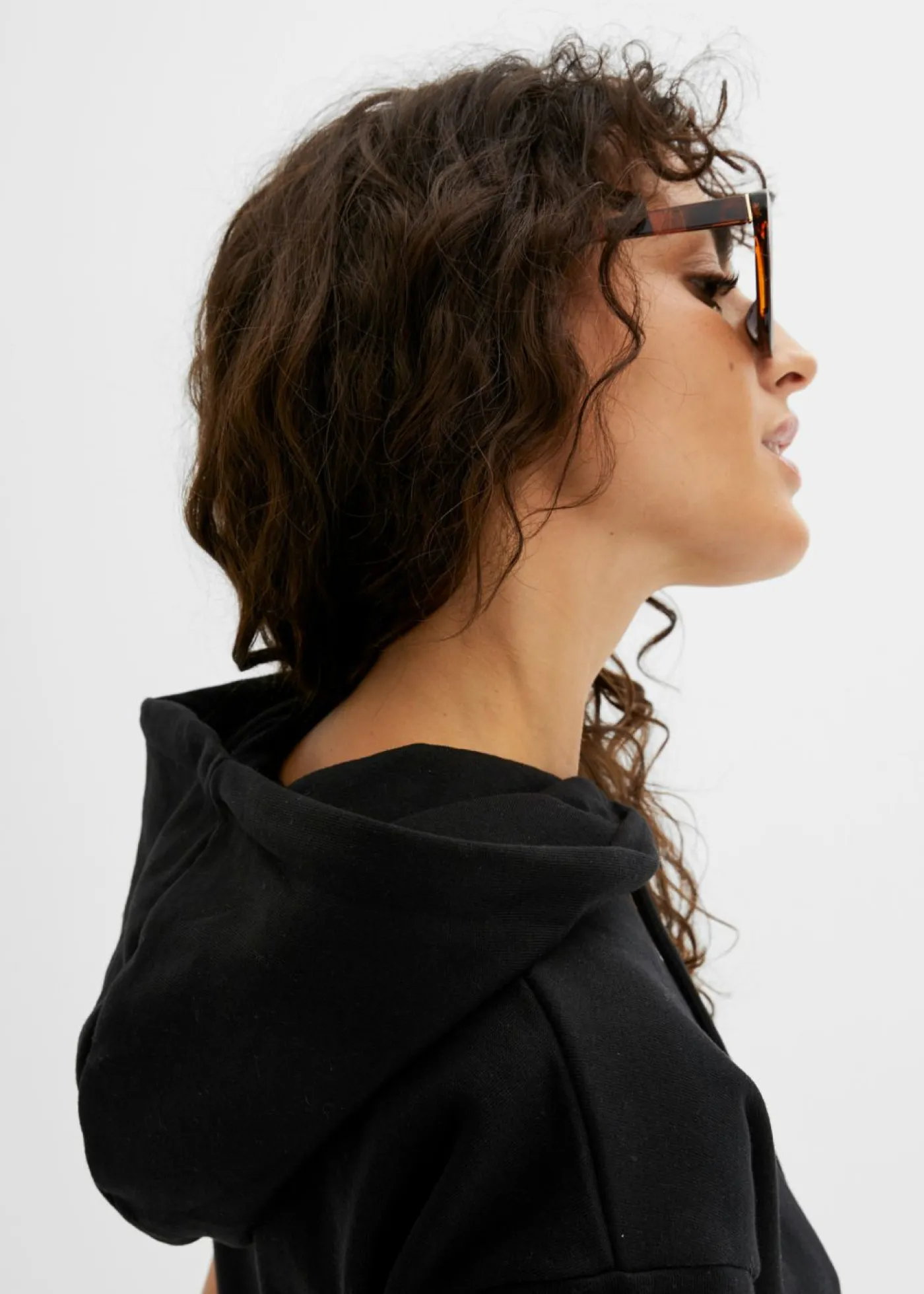 bonprix bonprix Vestido tipo sudadera con capucha Negro Clearance
