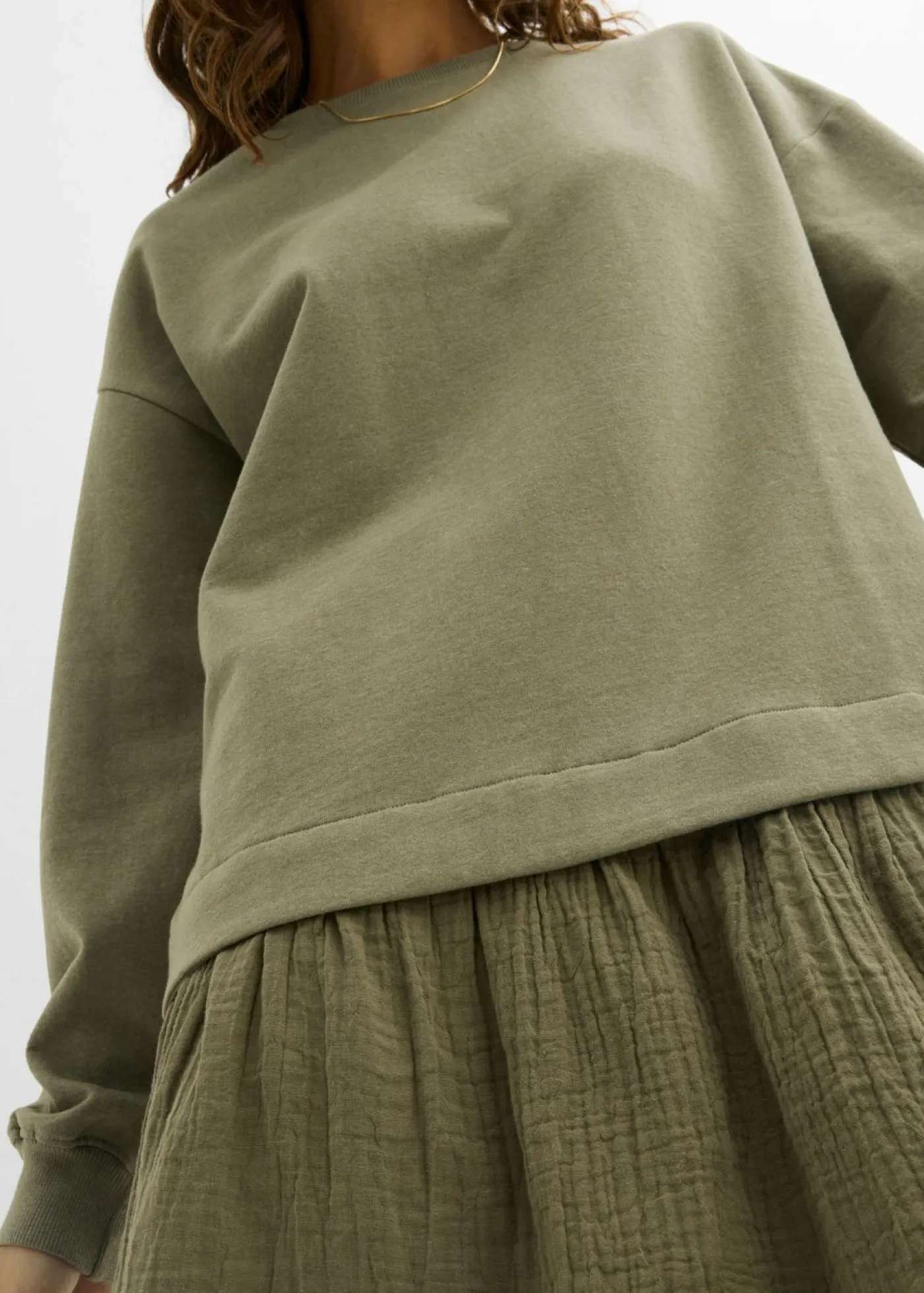 bonprix bonprix Vestido tipo sudadera con falda Verde oliva Sale