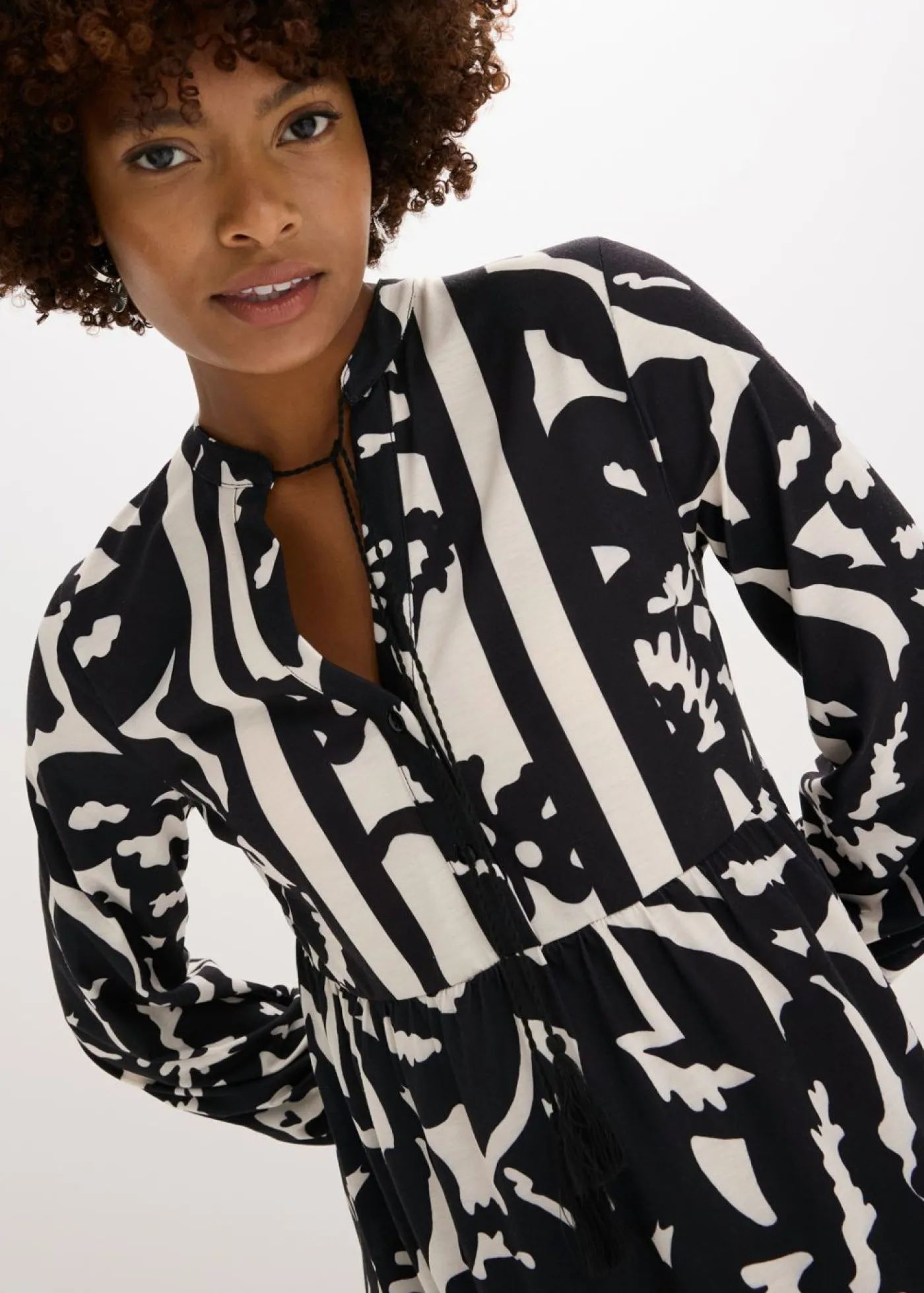 bonprix bonprix Vestido tipo túnica Negro-blanco Clearance