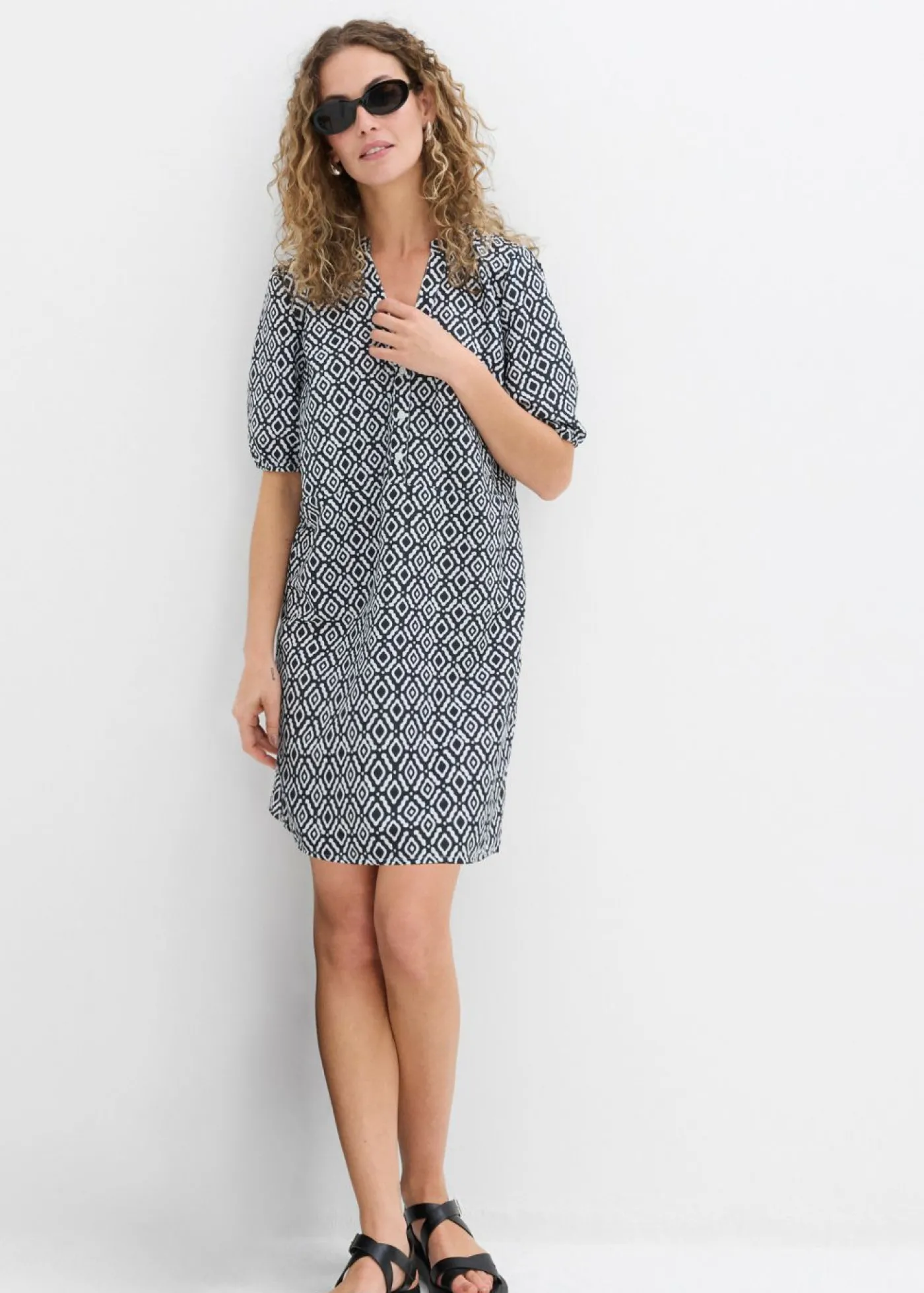 bonprix bonprix Vestido tipo túnica de viscosa fluida Negro-blanco lana Hot
