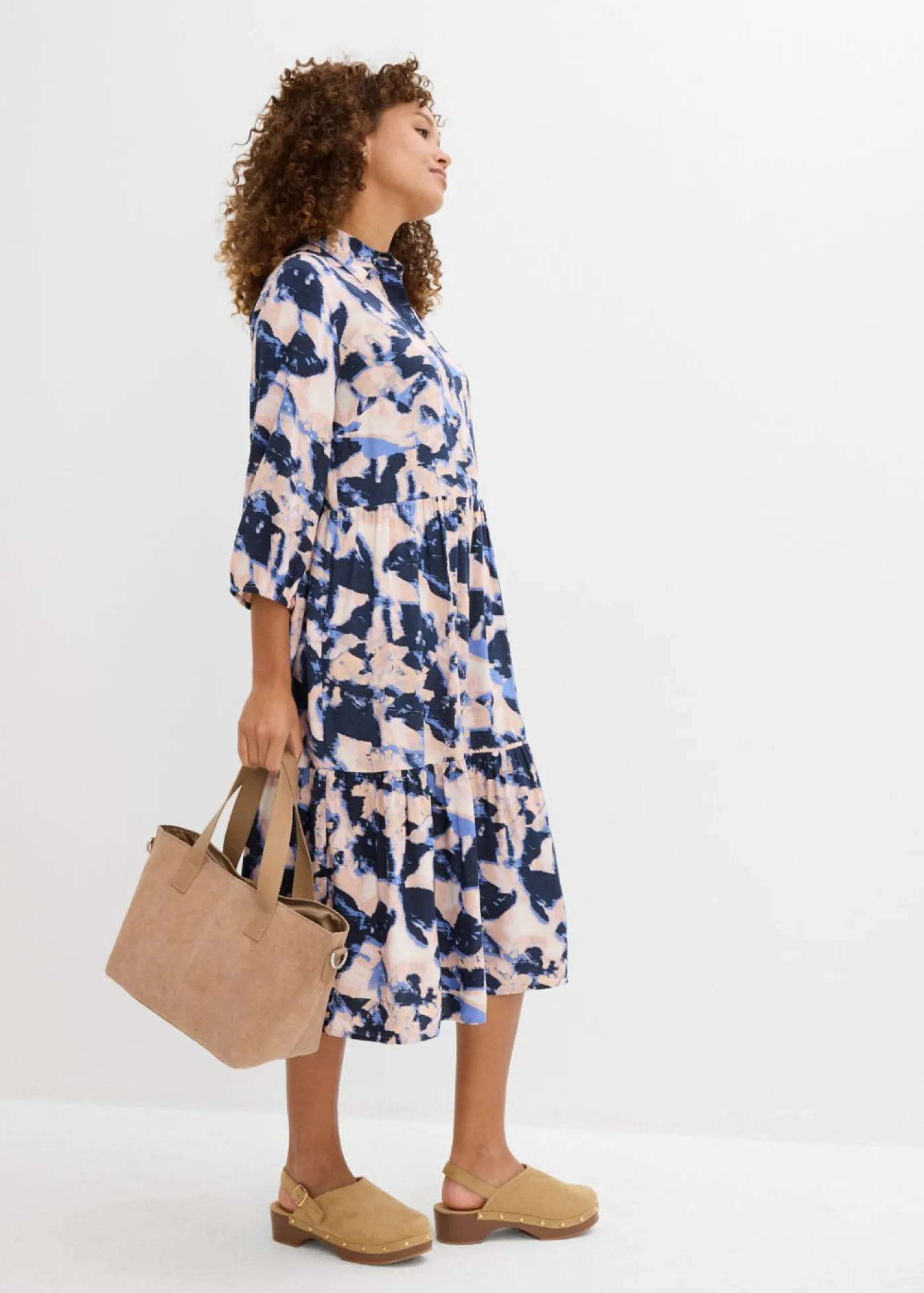 bonprix bonprix Vestido tipo túnica de viscosa fluida Azul nube/rosa melocotón/azul marino/rosa crema/lila empolvado estampado Discount