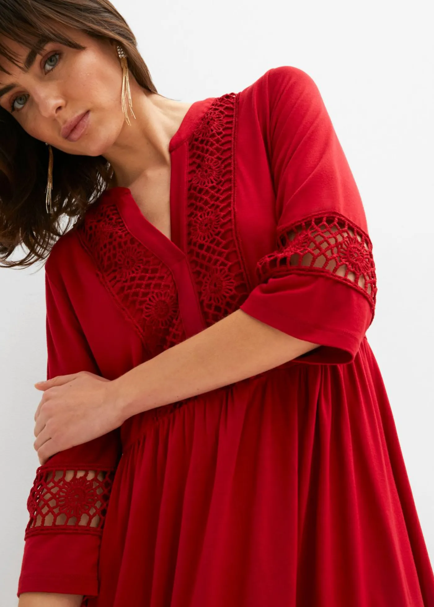 bonprix bonprix Vestido tipo túnica de viscosa suave rojo cayena Hot