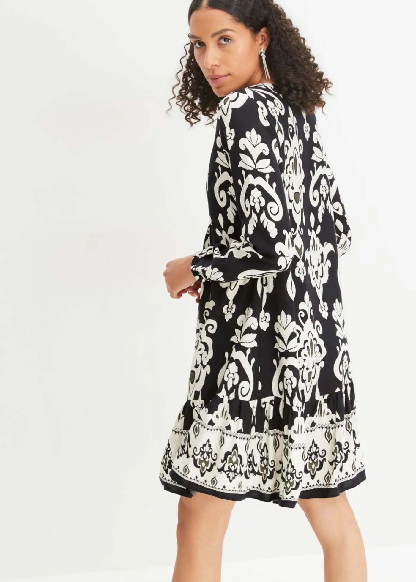 bonprix bonprix Vestido tipo túnica de viscosa fluida Negro-blanco lana Best