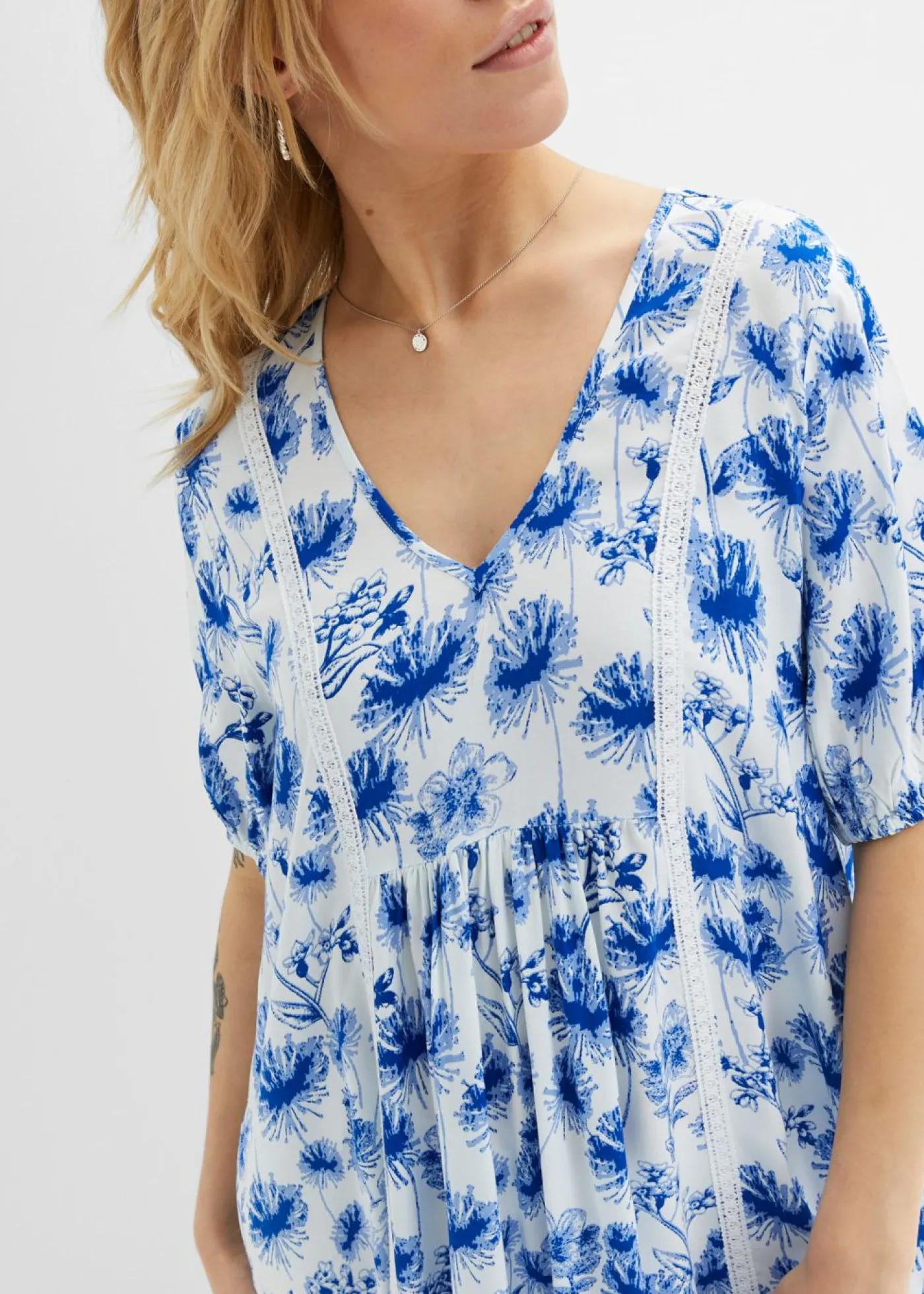 bonprix bonprix Vestido tipo túnica hasta la rodilla con detalles de encaje blanco/azur/azul perla Discount