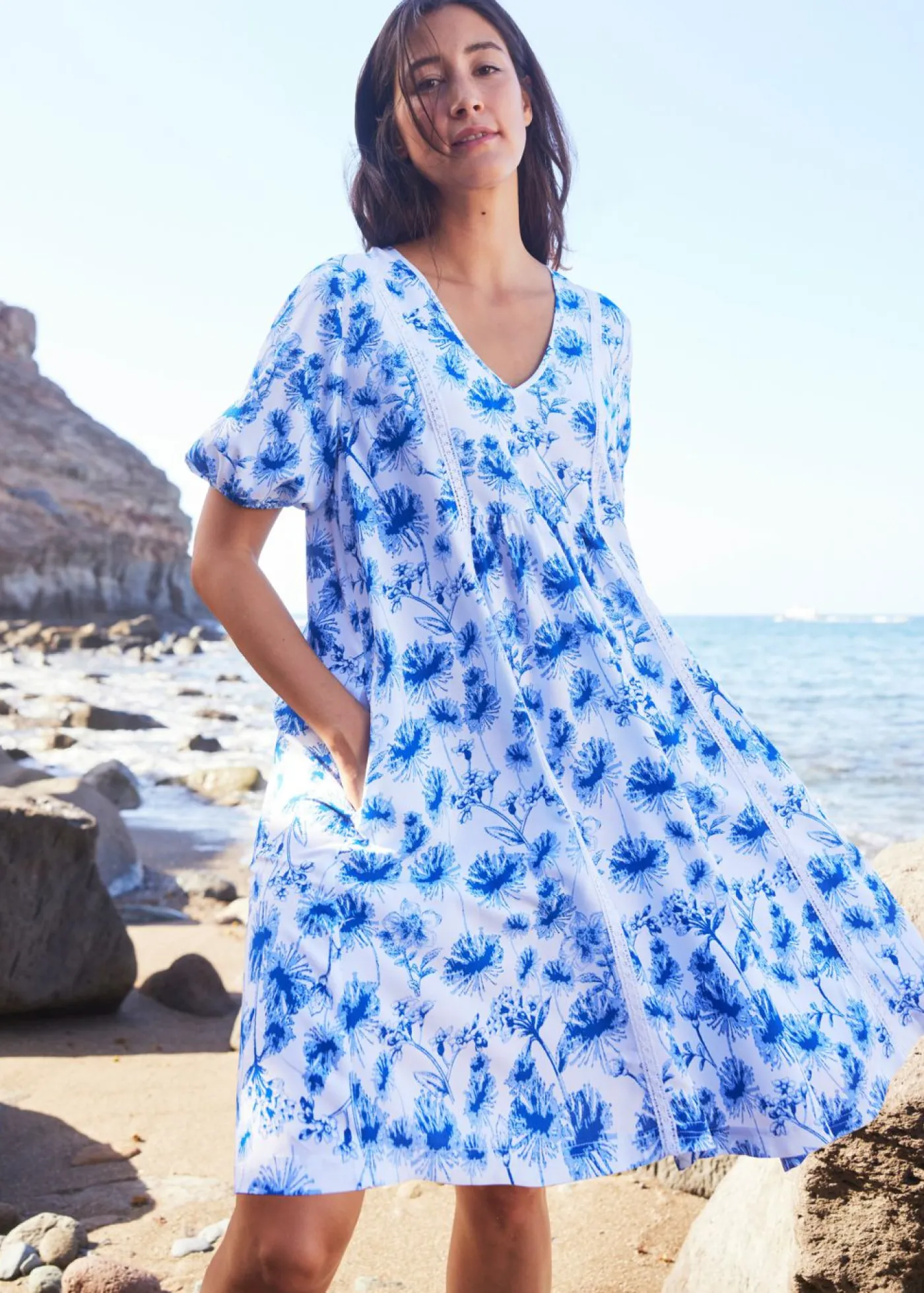 bonprix bonprix Vestido tipo túnica hasta la rodilla con detalles de encaje blanco/azur/azul perla Discount