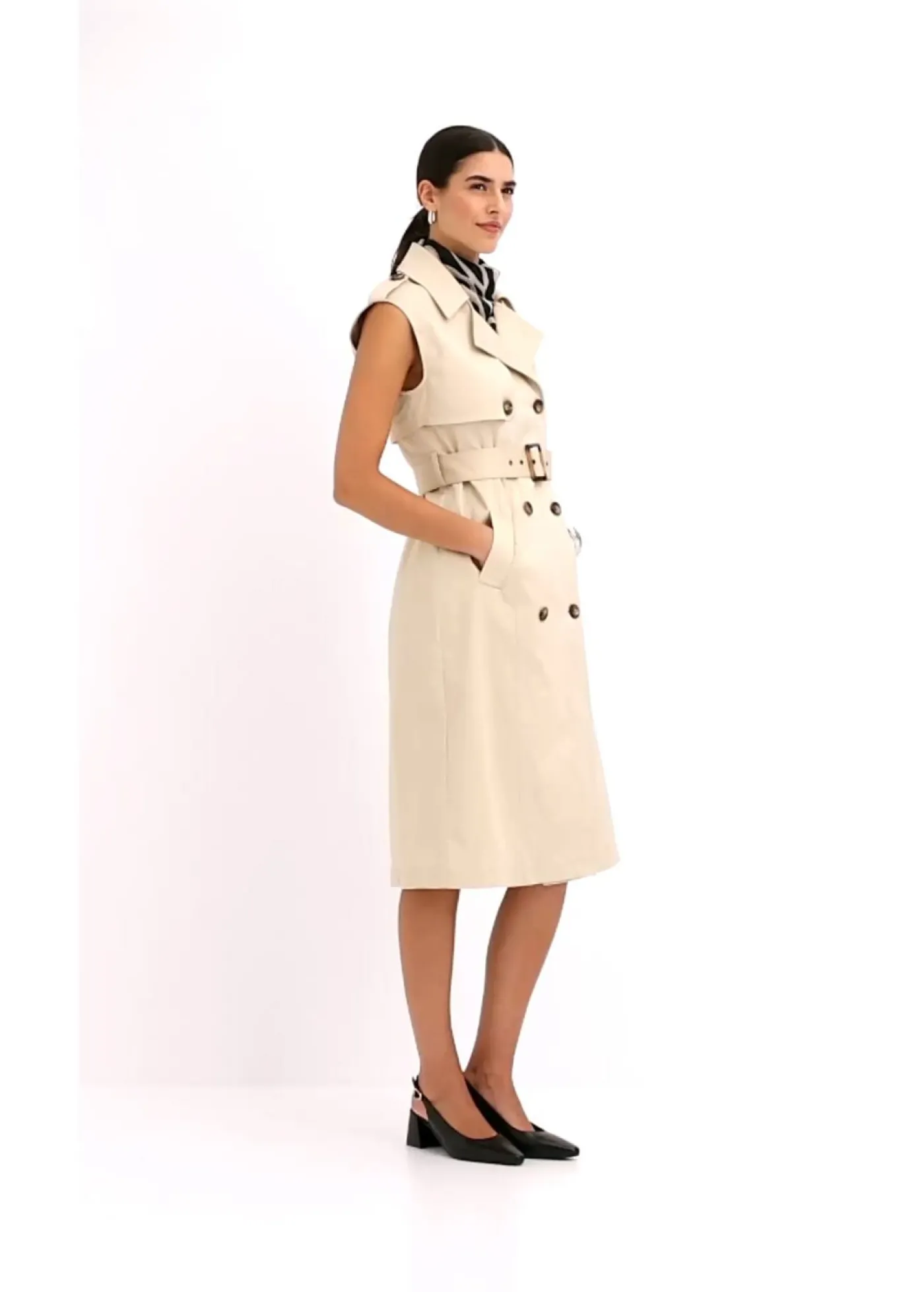 bonprix bonprix Vestido trench con cinturón (2 piezas) Arena claro Discount