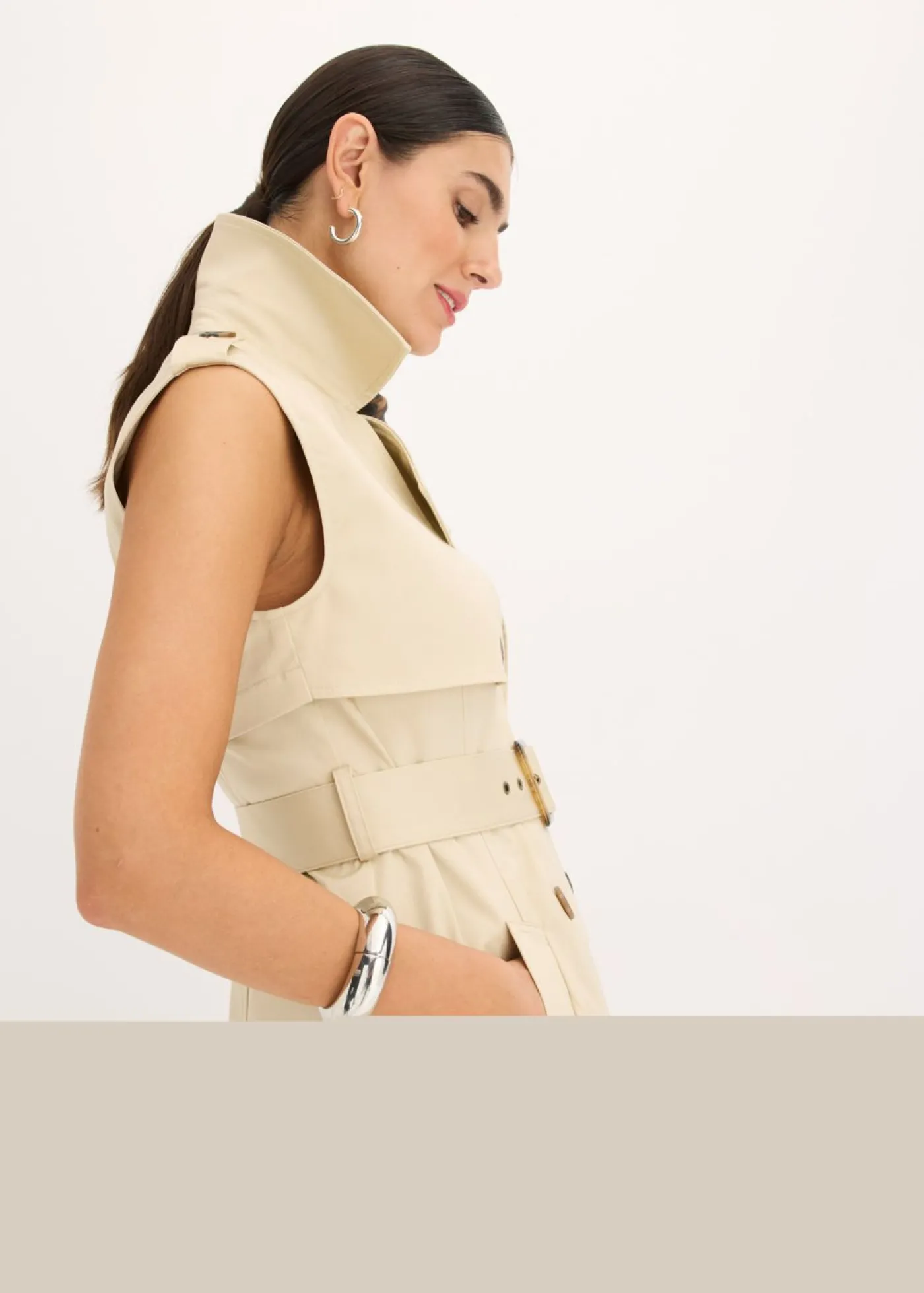 bonprix bonprix Vestido trench con cinturón (2 piezas) Arena claro Discount