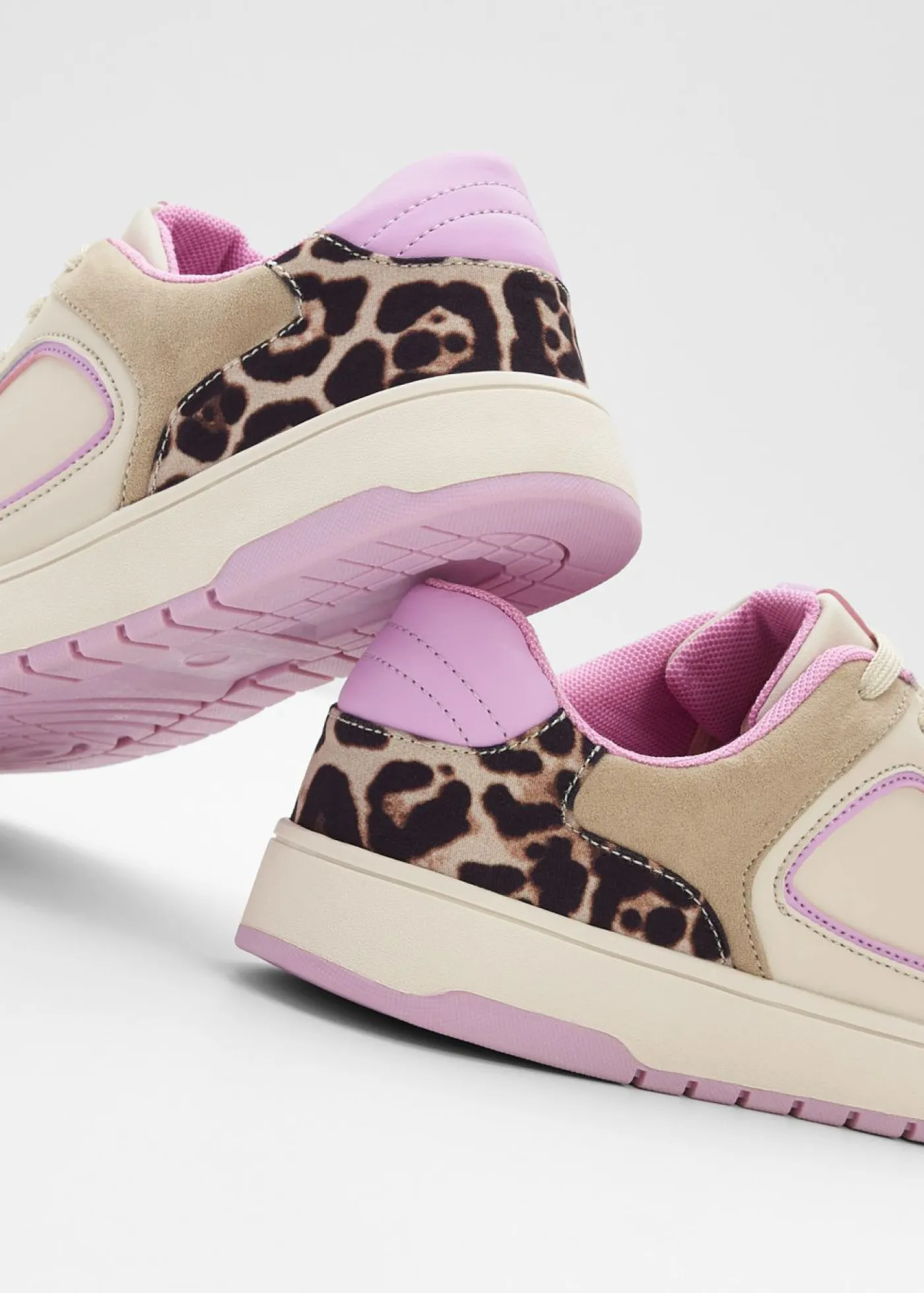 bonprix bonprix Zapatillas con detalles animales beige con estampado de leopardo/rosa orquídea Best