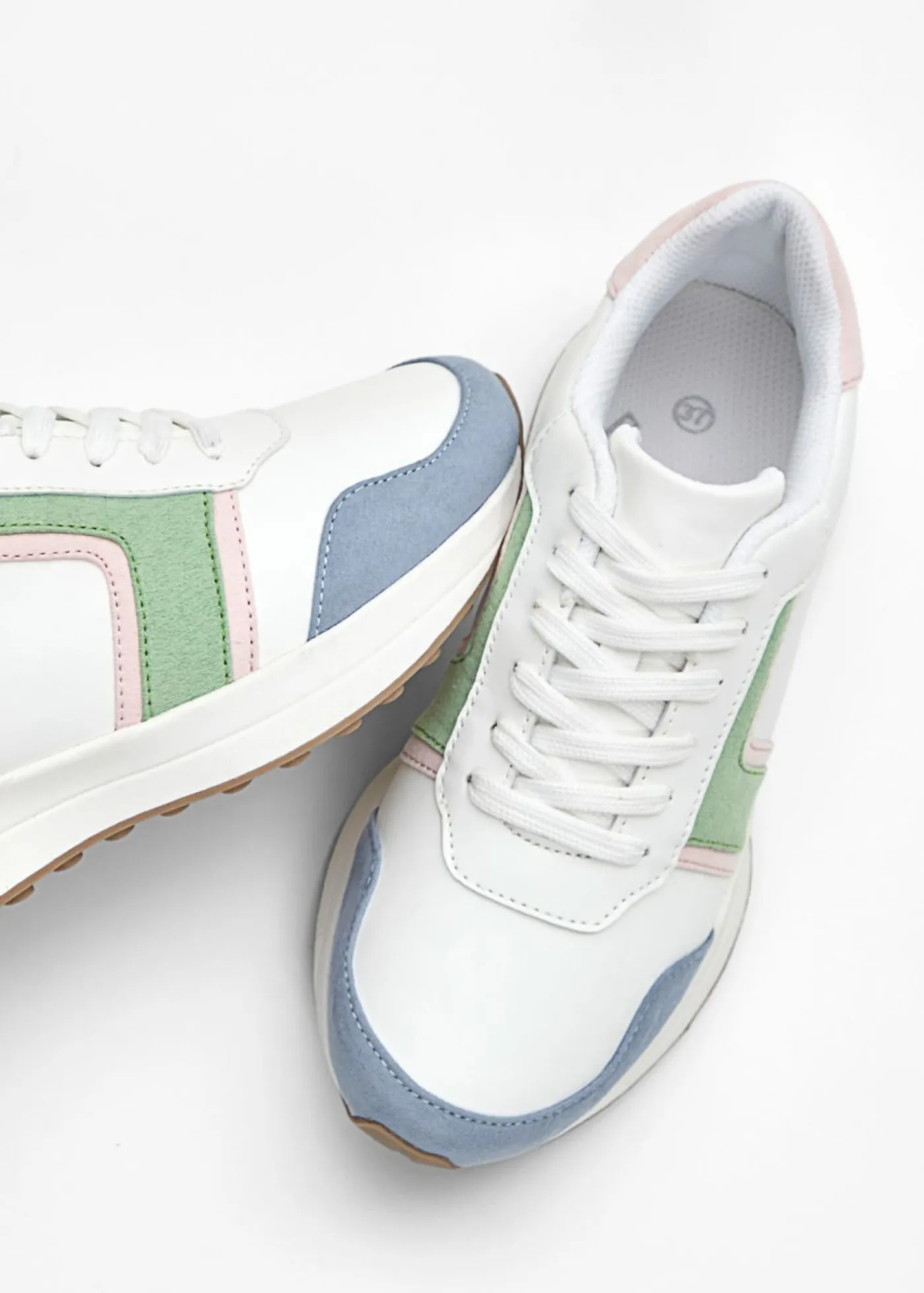 bonprix bonprix Zapatillas deportivas blanco-rosa pálido-verde-azul Outlet